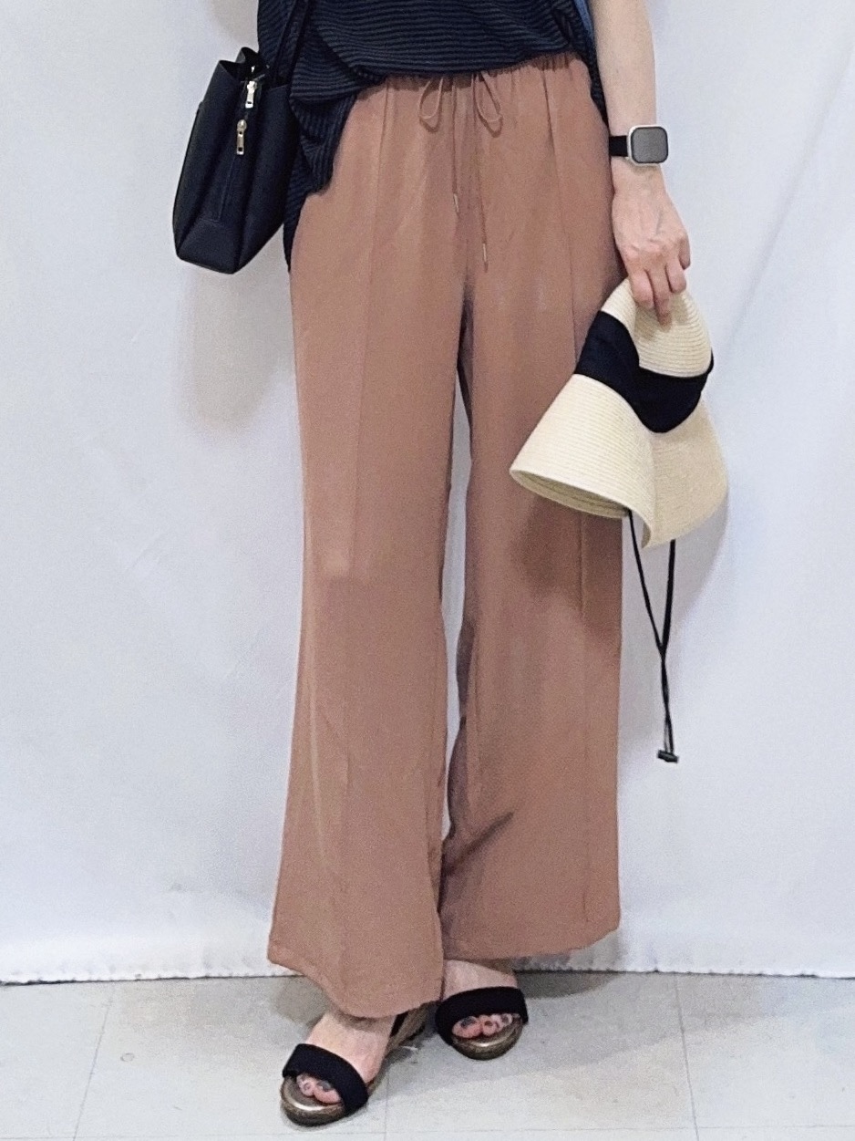 𝐇𝐢𝐫𝐨𝐦𝐢さんの「SHOO･LA･RUE｜【洗濯機可】ぽこぽこさらさら アソートTシャツ」を使ったコーディネート