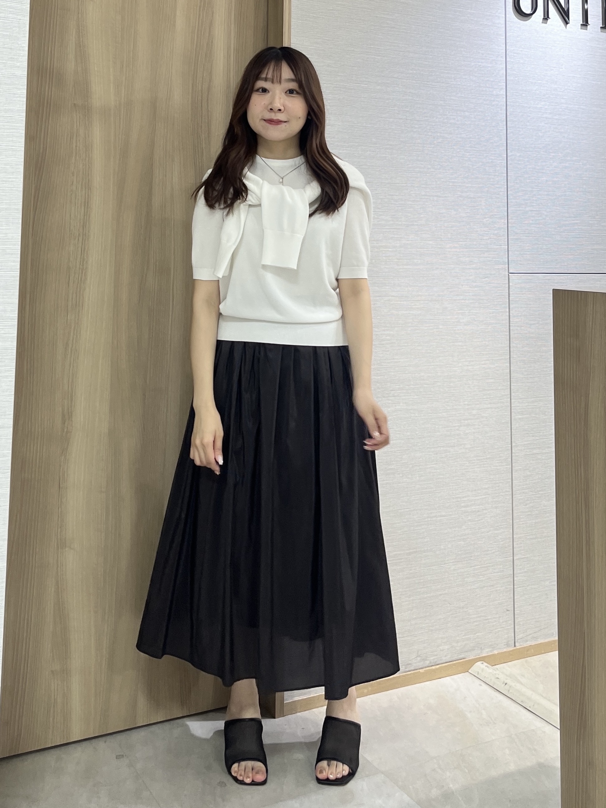KAHOさんの「UNTITLED｜◆【アンサンブル可】ラメ混クルーネックプルオーバー」を使ったコーディネート