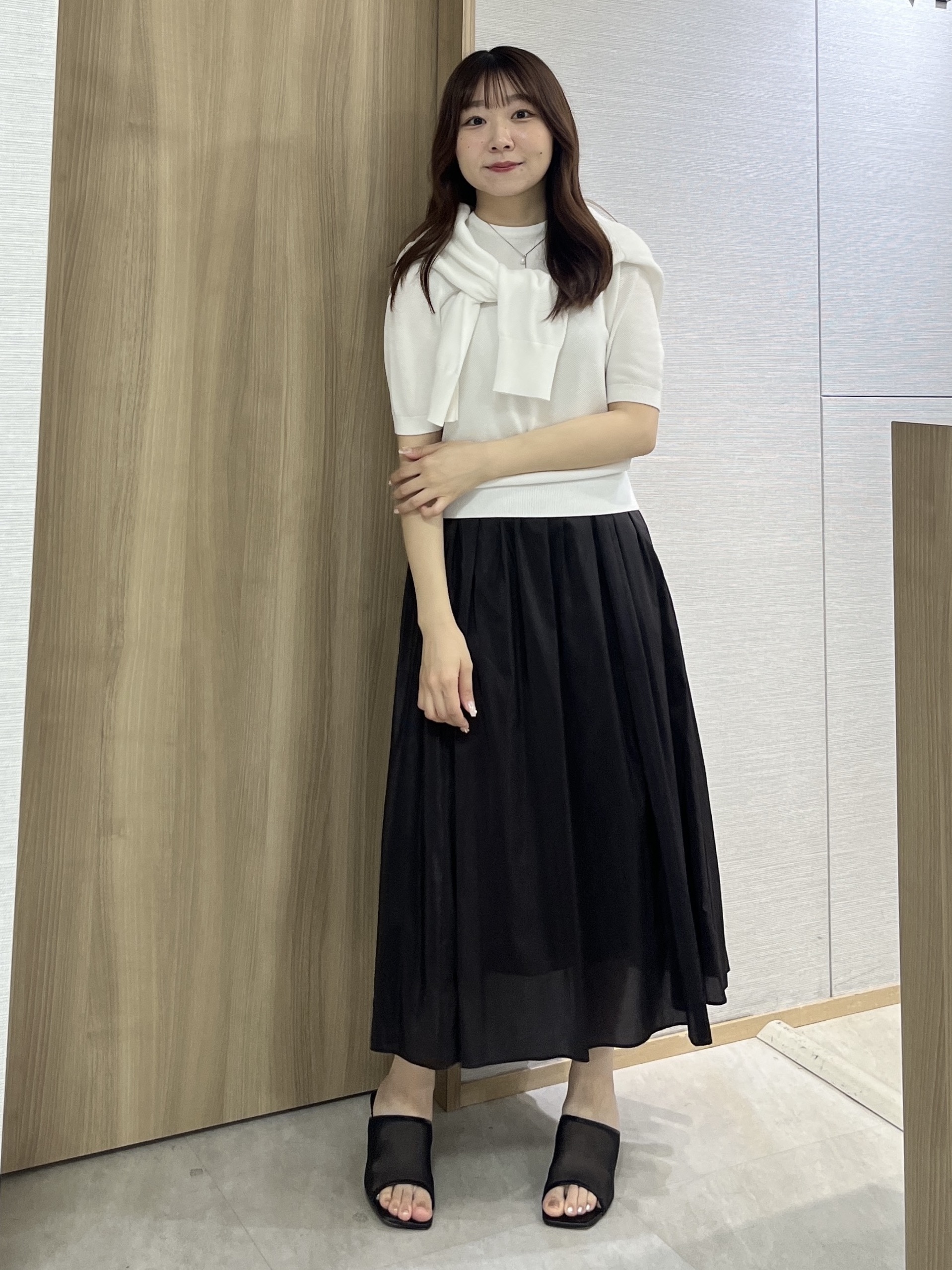KAHOさんの「UNTITLED｜◆【アンサンブル可】ラメ混クルーネックプルオーバー」を使ったコーディネート