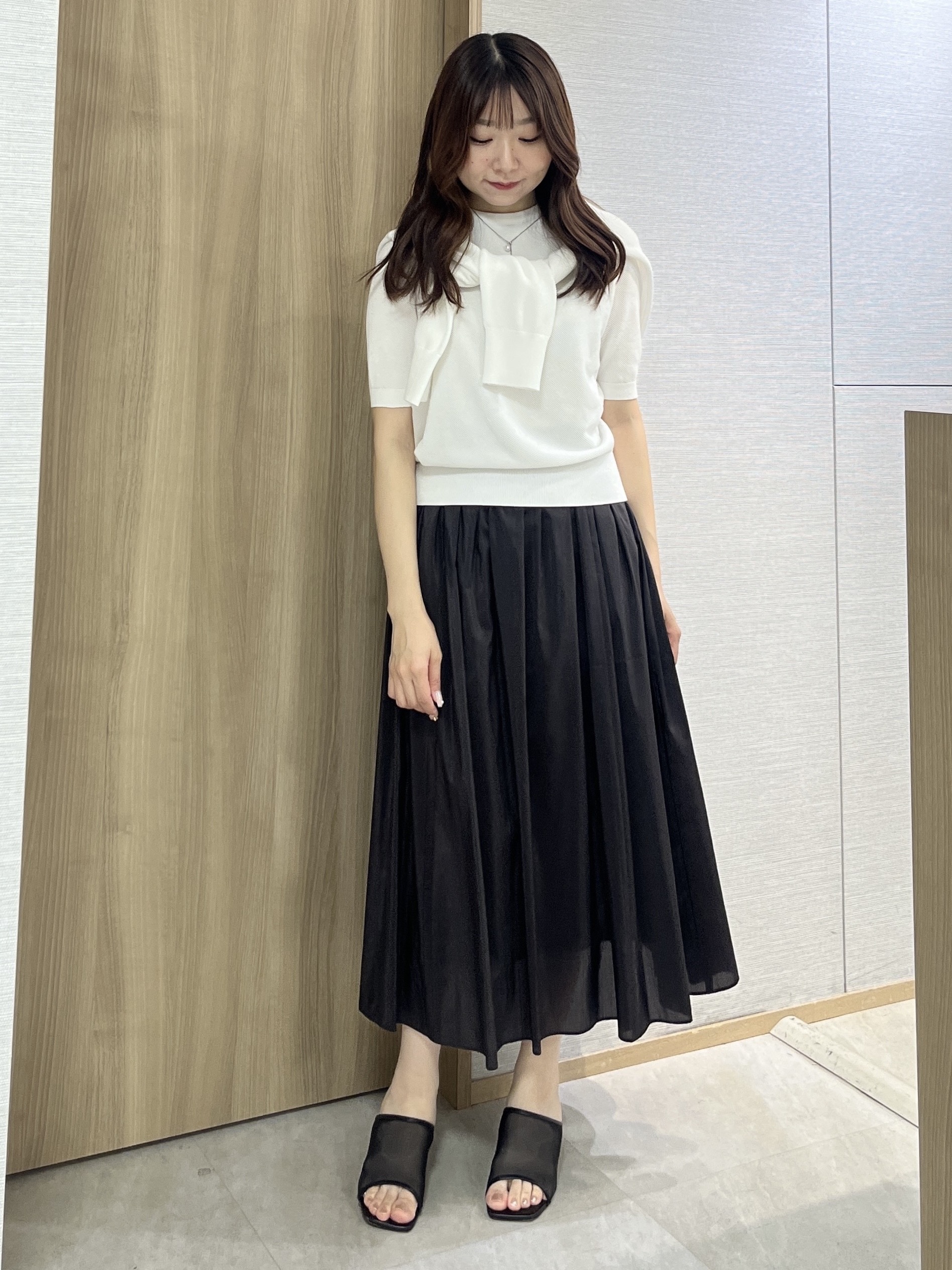 KAHOさんの「UNTITLED｜◆【アンサンブル可】ラメ混クルーネックプルオーバー」を使ったコーディネート