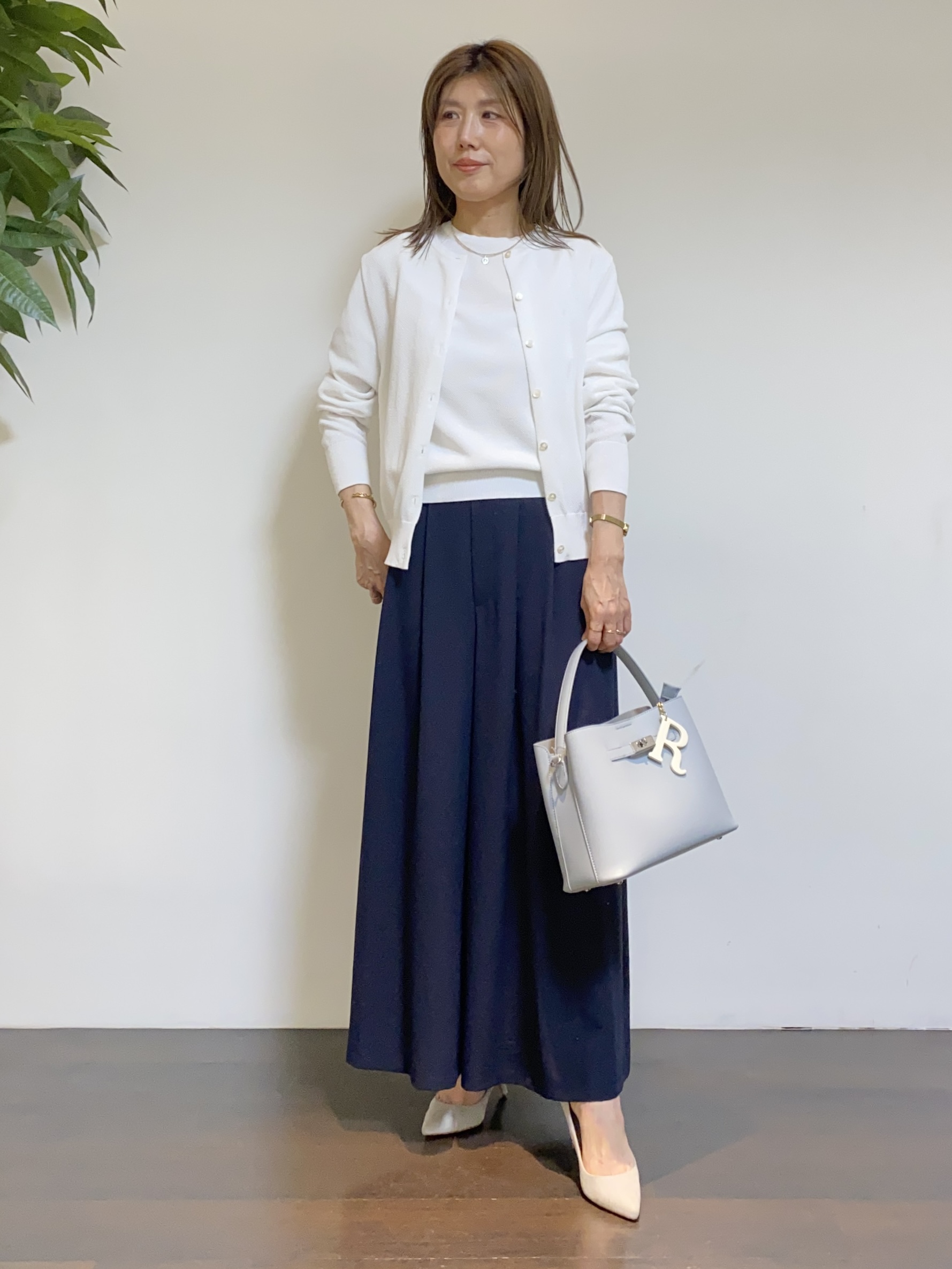 tomoさんの「UNTITLED｜◆【アンサンブル可】ラメ混クルーネックカーディガン」を使ったコーディネート