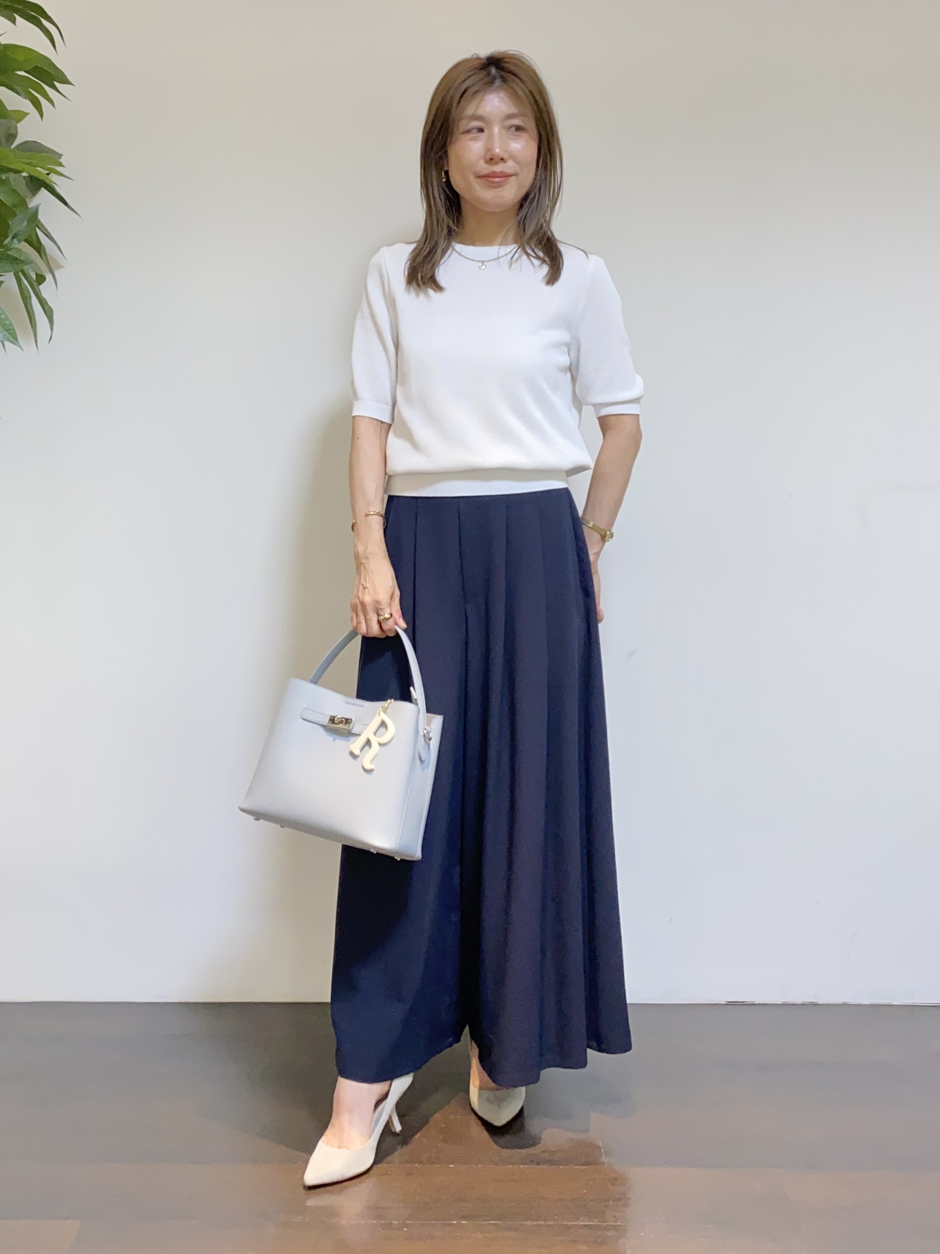 tomoさんの「UNTITLED｜◆【アンサンブル可】ラメ混クルーネックカーディガン」を使ったコーディネート