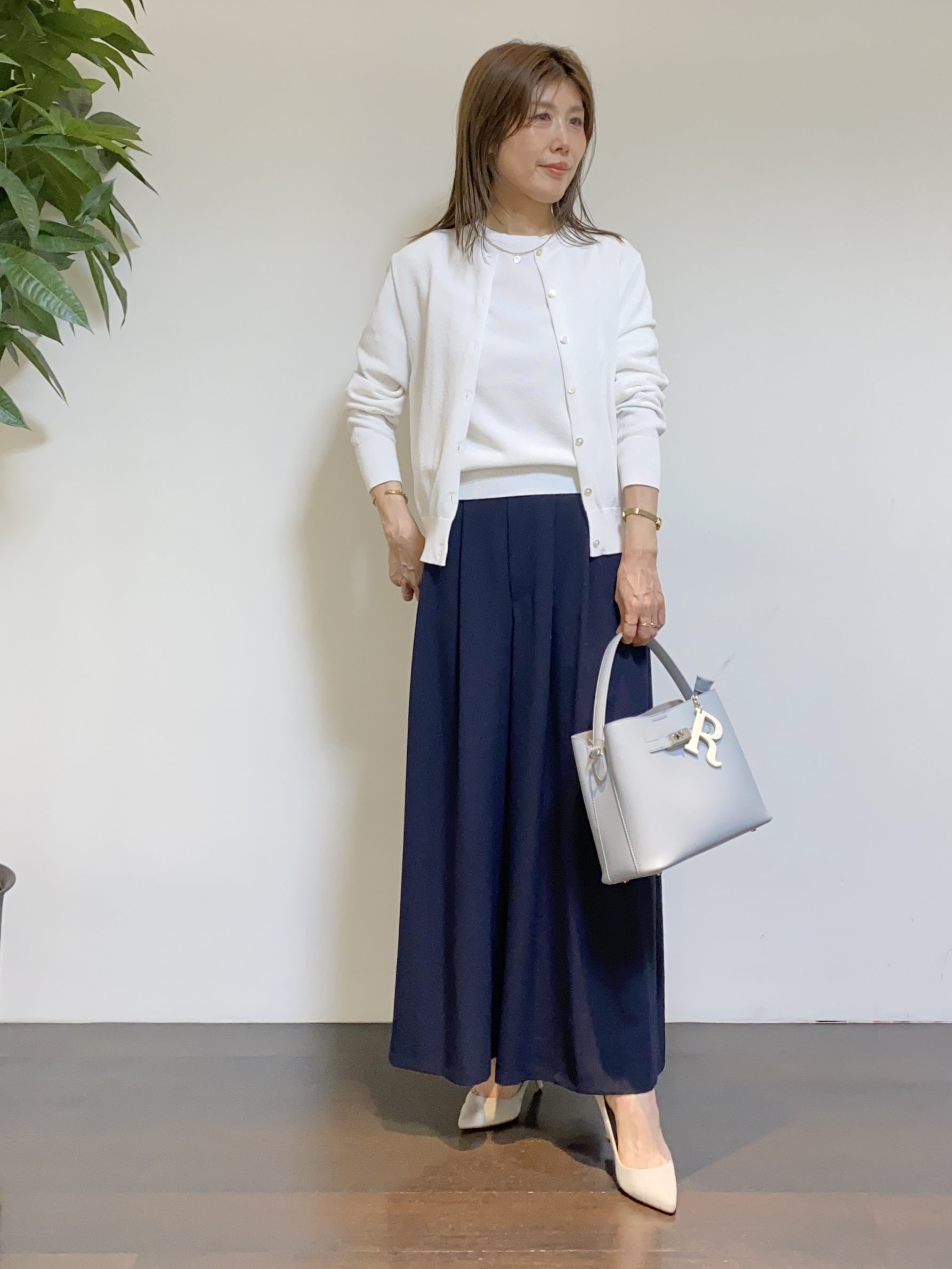 tomoさんの「UNTITLED｜◆【アンサンブル可】ラメ混クルーネックカーディガン」を使ったコーディネート
