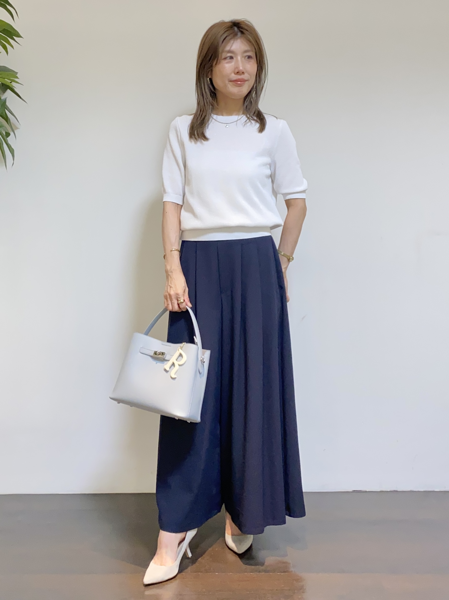 tomoさんの「UNTITLED｜◆【アンサンブル可】ラメ混クルーネックカーディガン」を使ったコーディネート