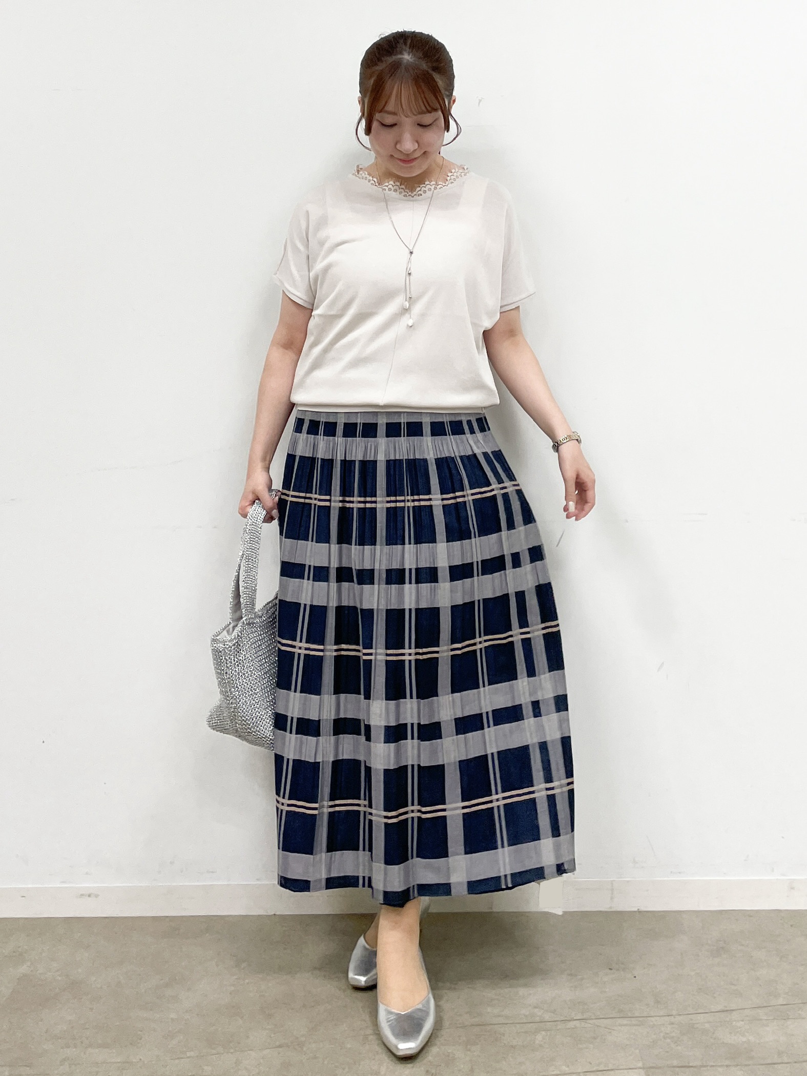 mikikoさんの「Reflect｜【二の腕カバー／手洗い可】ネックレース フレンチスリーブニット」を使ったコーディネート