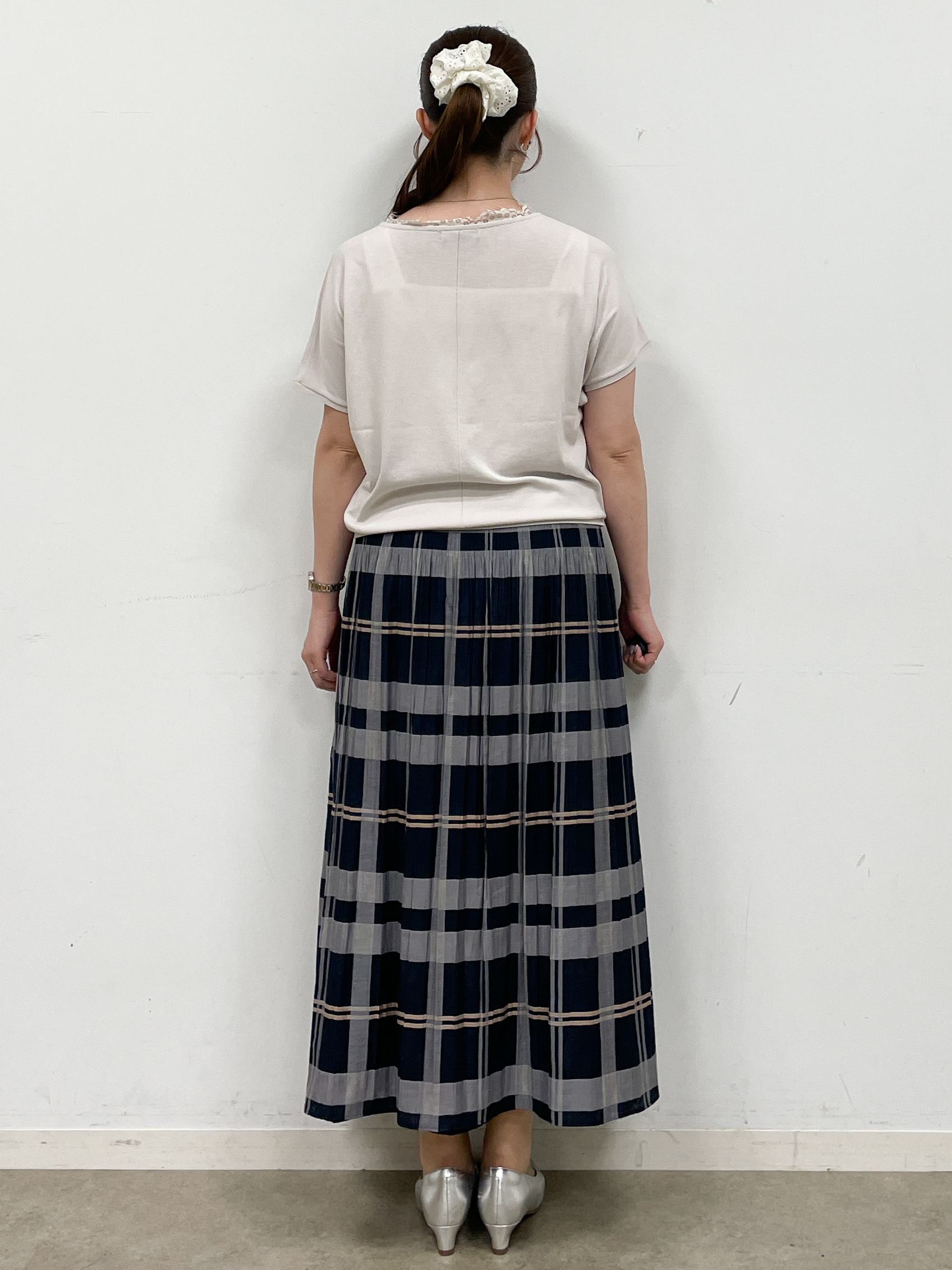 mikikoさんの「Reflect｜【二の腕カバー／手洗い可】ネックレース フレンチスリーブニット」を使ったコーディネート