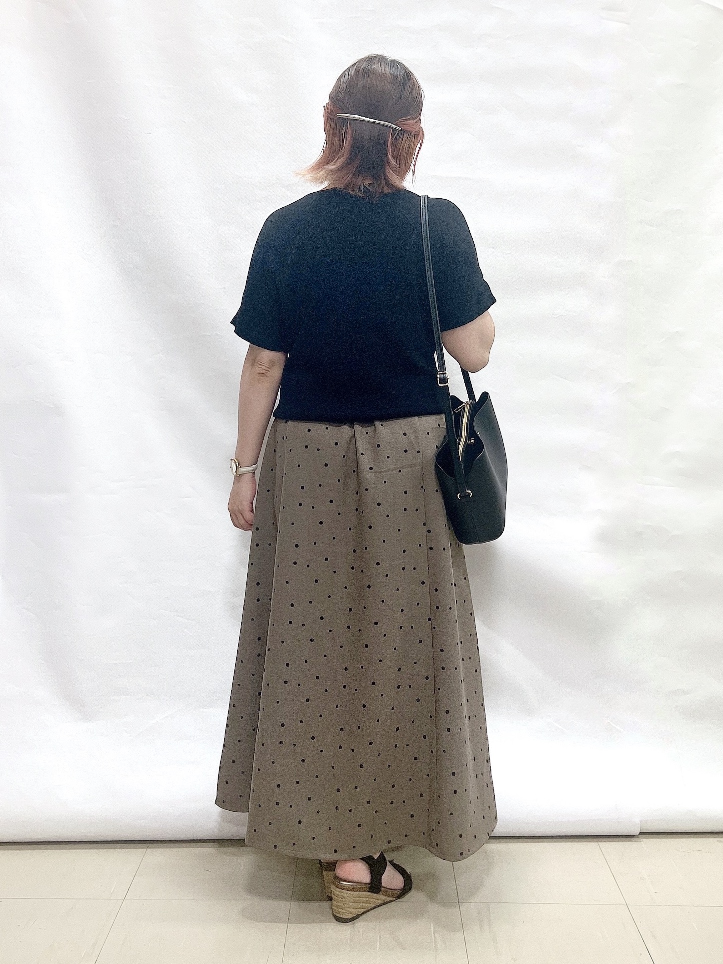 YUIさんの「SHOO･LA･RUE｜【毎日洗える/UV】二の腕隠れる さらっとドルマン半袖ニット」を使ったコーディネート