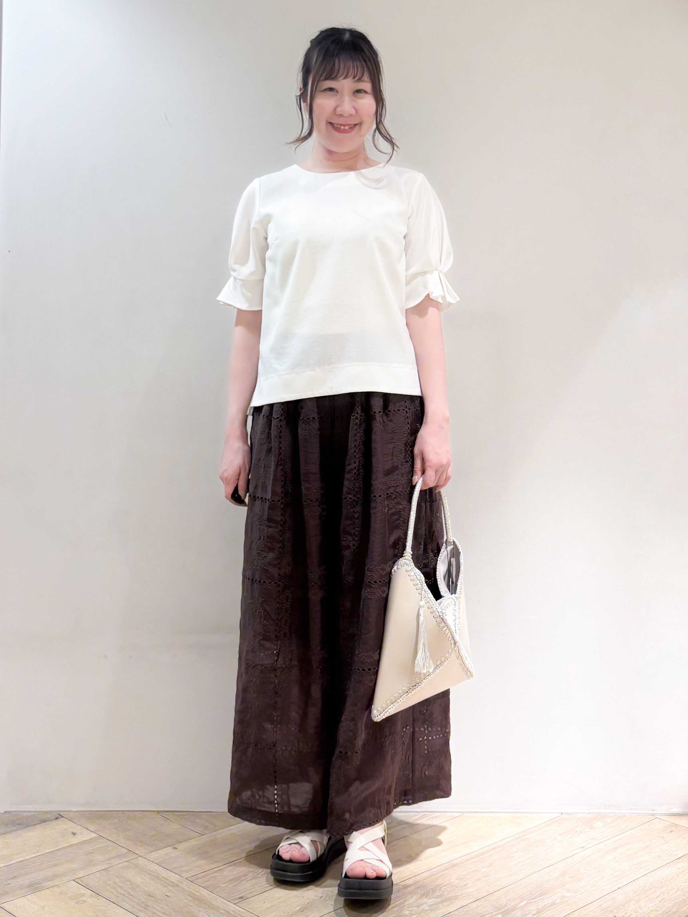 sayaさんの「index｜【接触冷感／吸水速乾】タックパフスリーブブラウス《防シワ／洗濯機OK／XS～3L／8col》」を使ったコーディネート