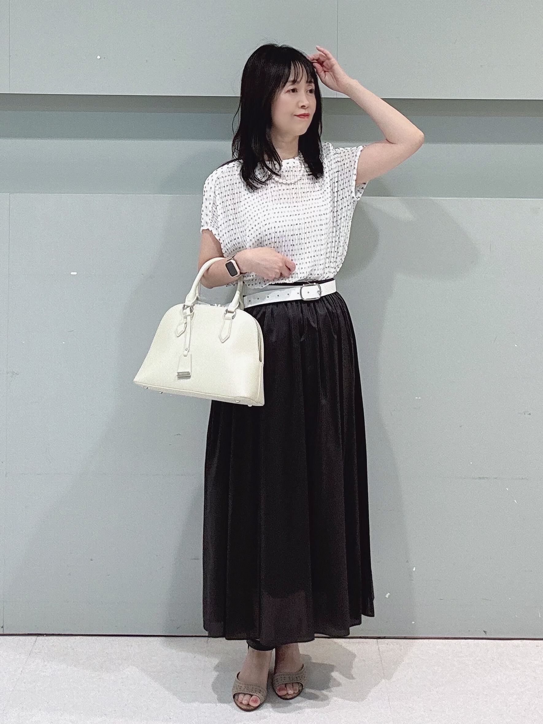 makiさんの「UNTITLED｜◆【アンサンブル可】ラメ混クルーネックカーディガン」を使ったコーディネート