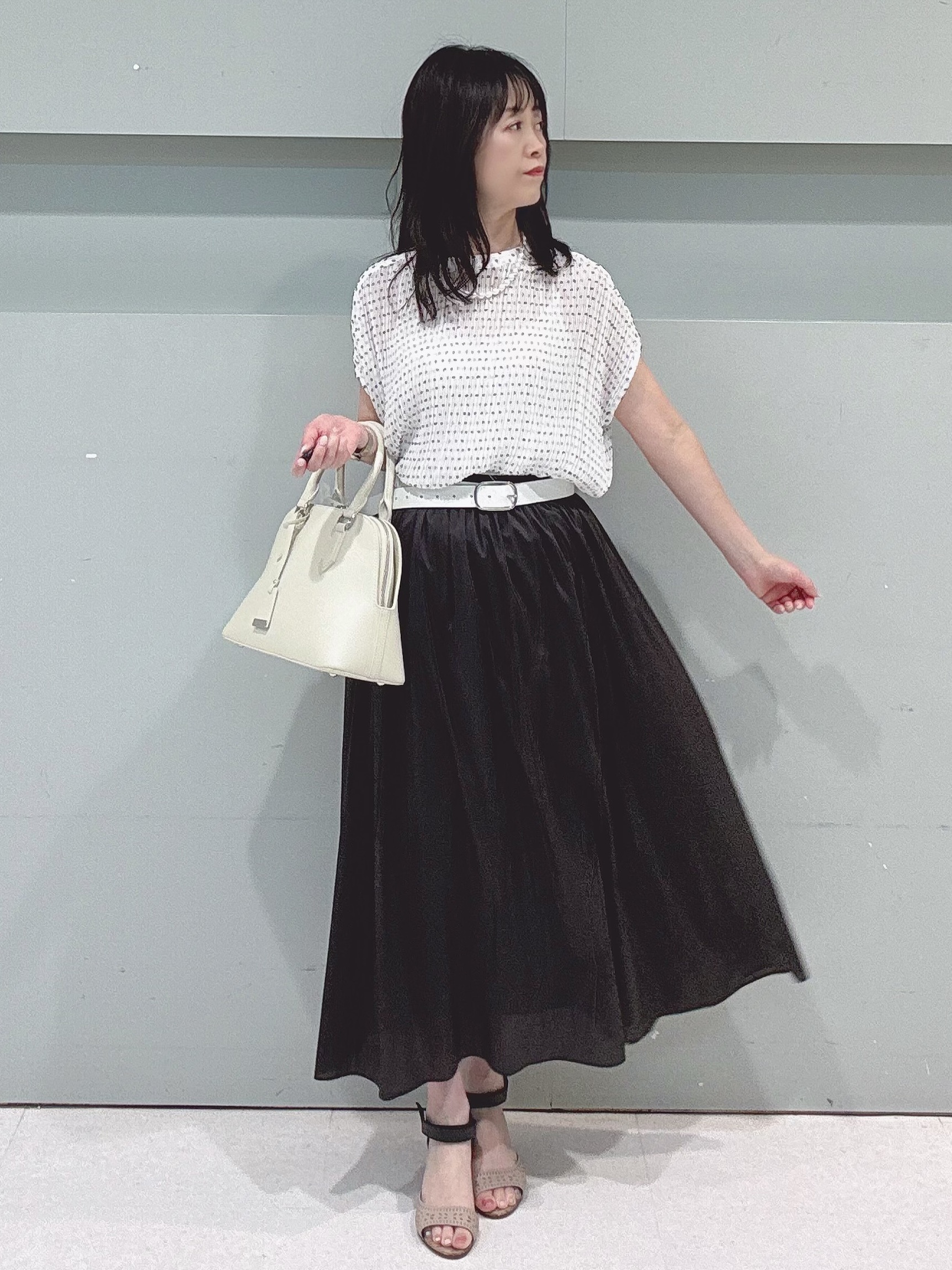 makiさんの「UNTITLED｜◆【アンサンブル可】ラメ混クルーネックカーディガン」を使ったコーディネート