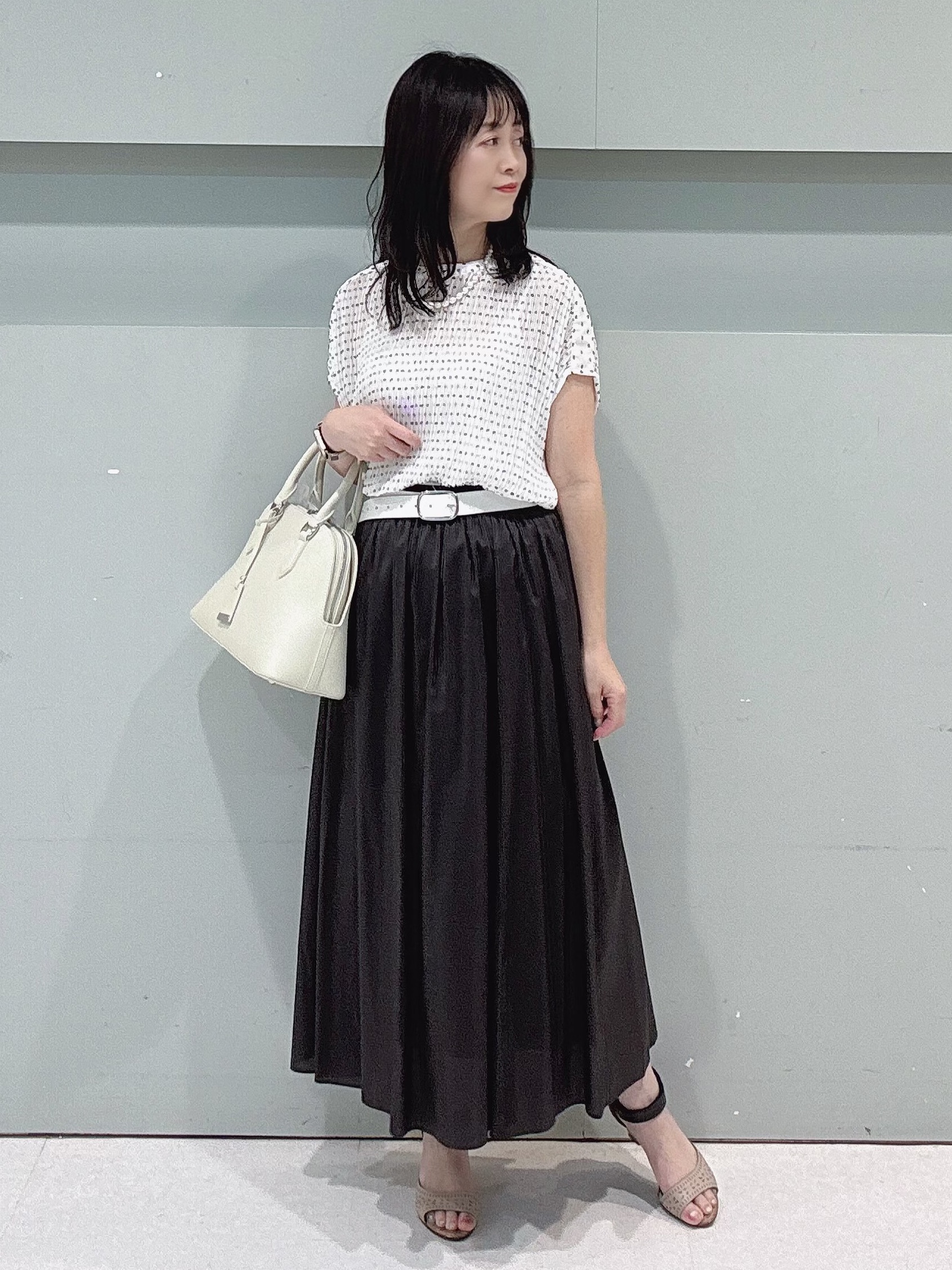 makiさんの「UNTITLED｜◆【アンサンブル可】ラメ混クルーネックカーディガン」を使ったコーディネート