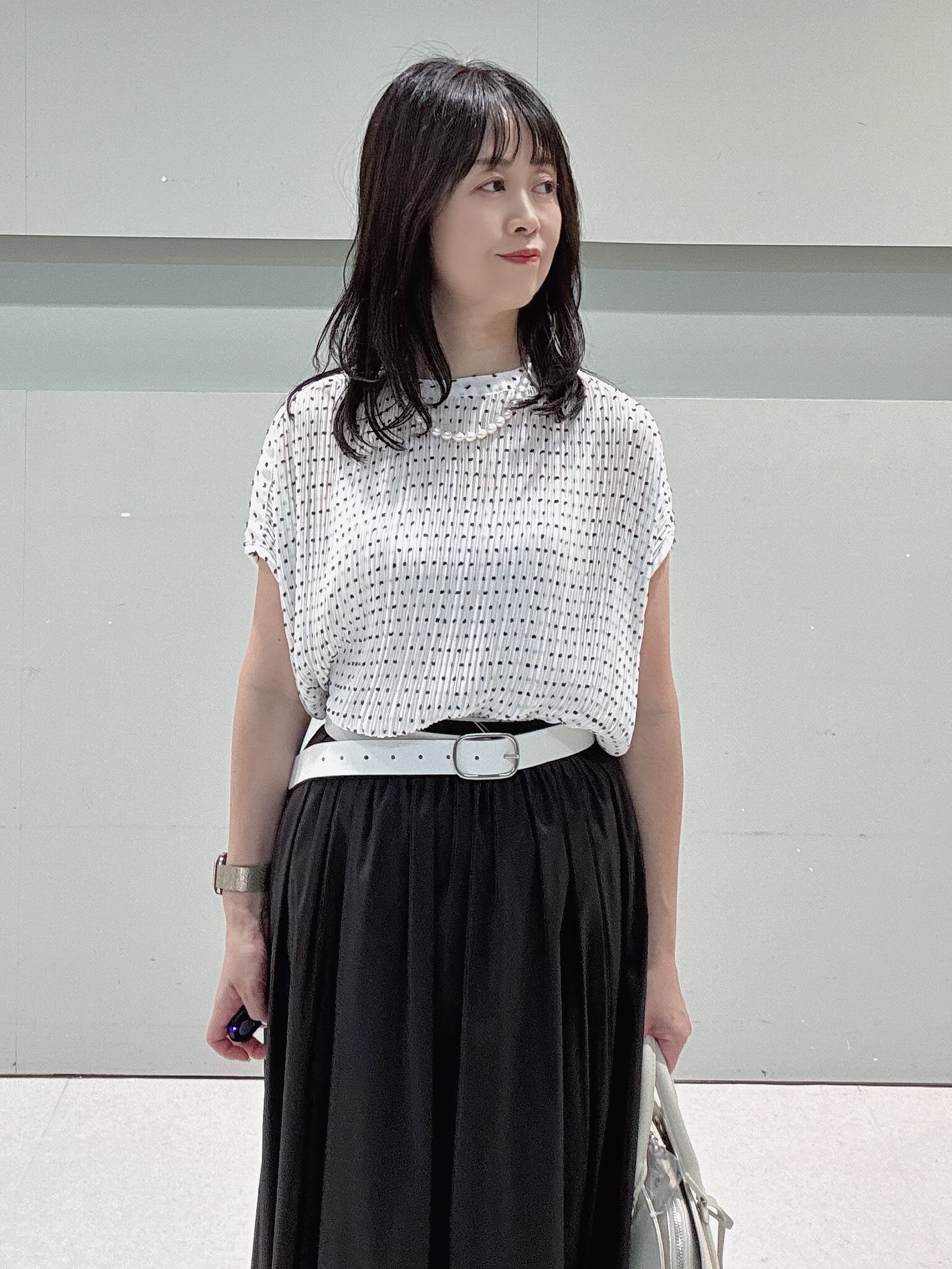 makiさんの「UNTITLED｜◆【アンサンブル可】ラメ混クルーネックカーディガン」を使ったコーディネート