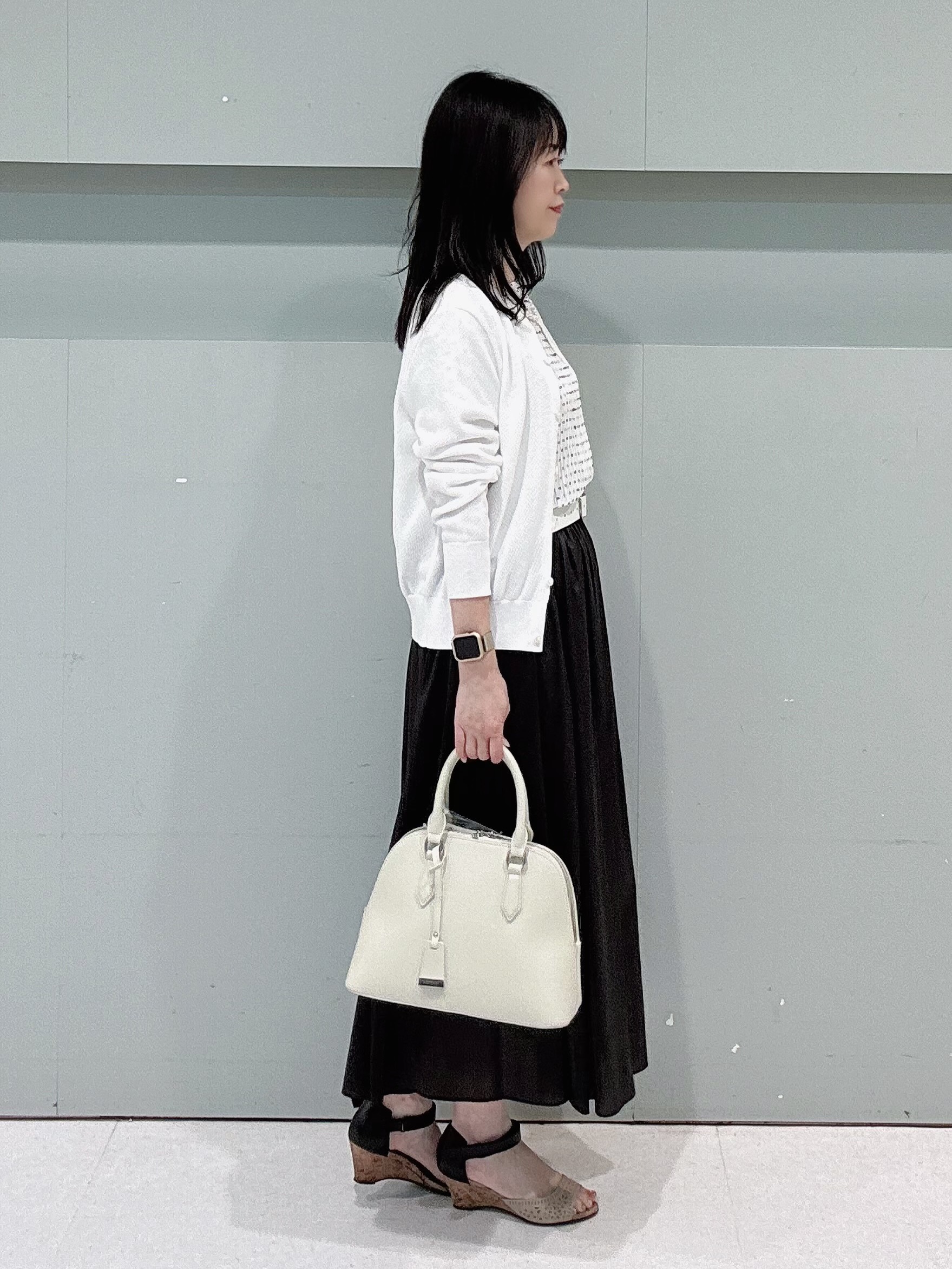 makiさんの「UNTITLED｜◆【アンサンブル可】ラメ混クルーネックカーディガン」を使ったコーディネート