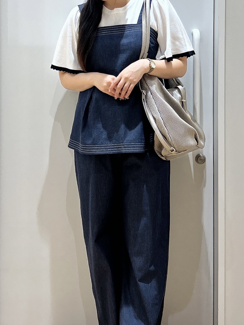 みいさんの「grove｜高評価！【シリーズ累計36万枚！名品ニット】やわらかドライタッチ スカラップスリーブニット」を使ったコーディネート