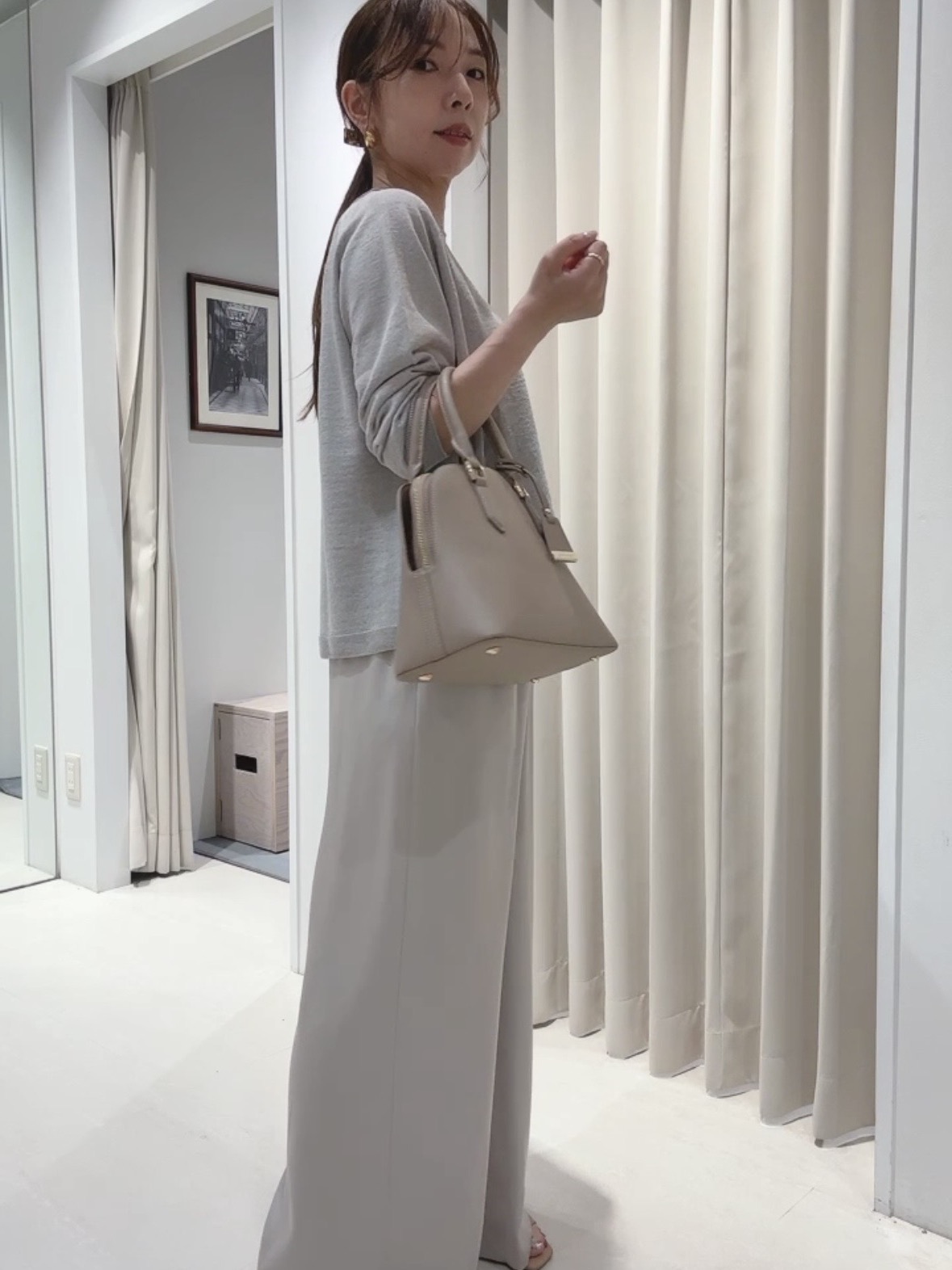 tomoさんの「UNTITLED｜【ゆったり/リラクシー】リネンボートネックプルオーバー」を使ったコーディネート