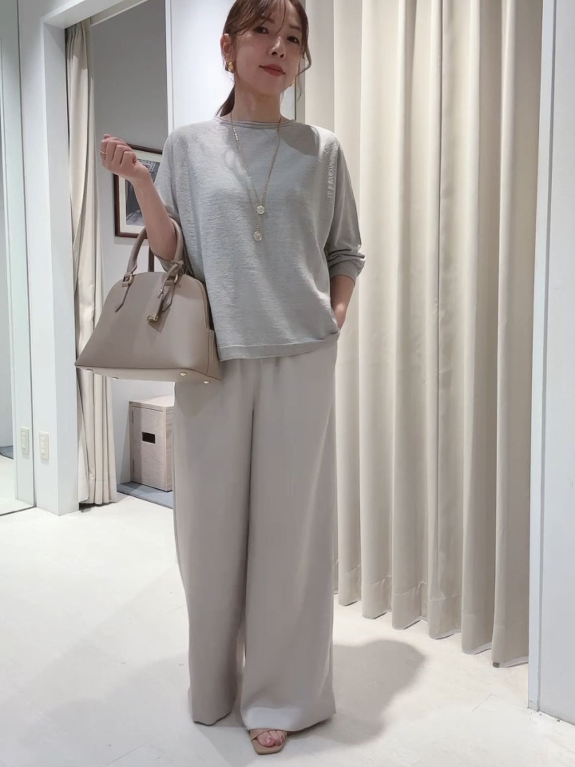 tomoさんの「UNTITLED｜【ゆったり/リラクシー】リネンボートネックプルオーバー」を使ったコーディネート