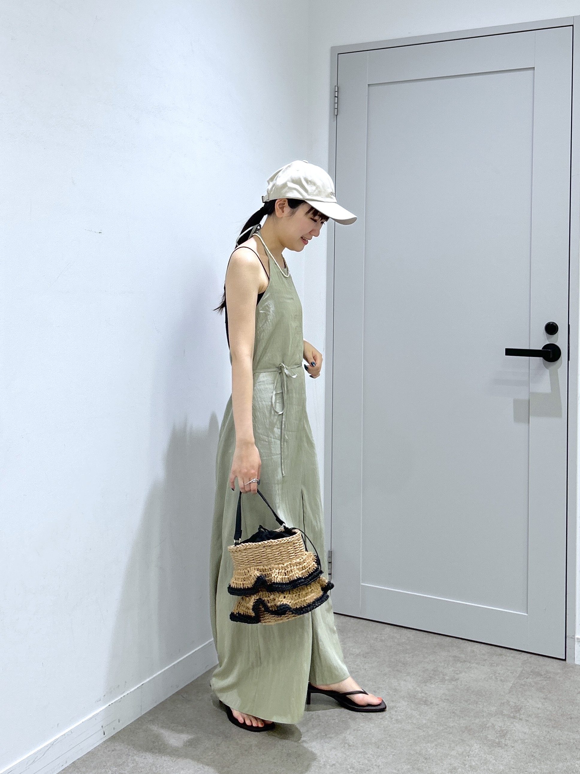 Renoさんの「INDIVI｜立体フリル編みバッグ」を使ったコーディネート