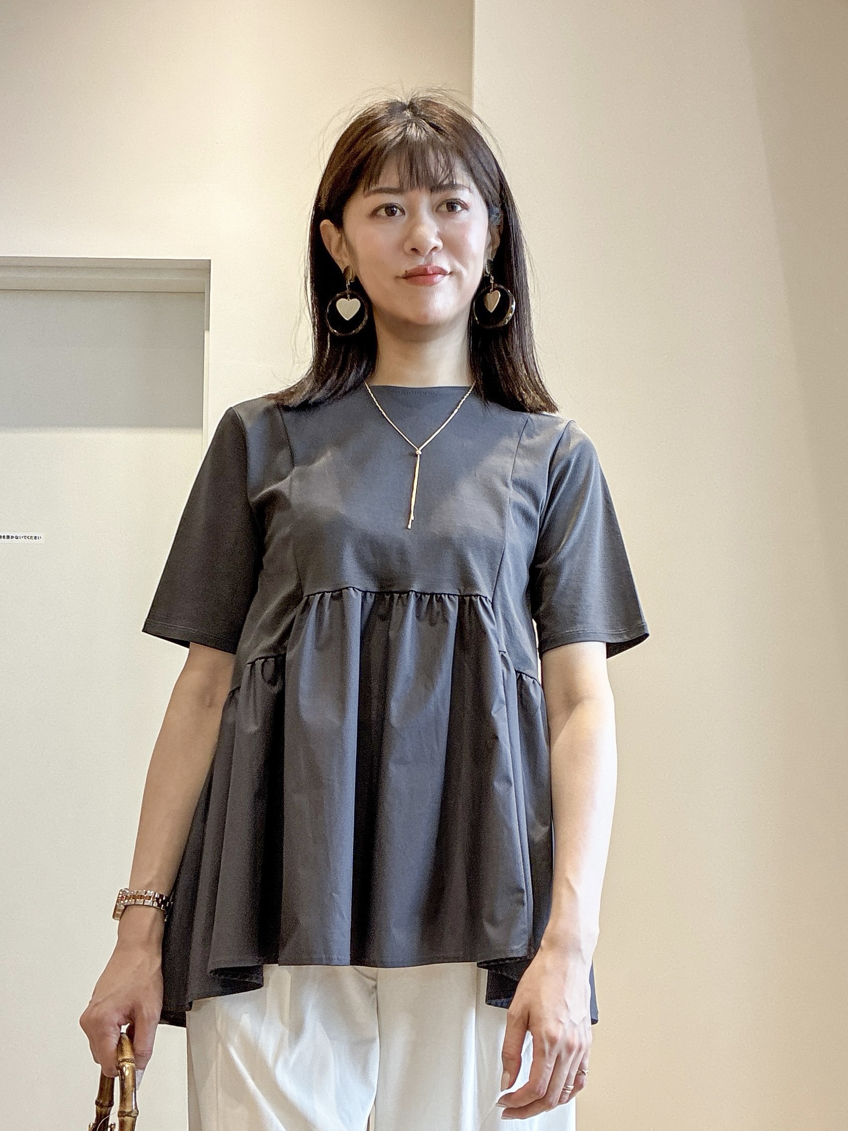 もんちゃんさんの「OPAQUE.CLIP｜ペプラムドッキングカットソー【洗濯機OK】」を使ったコーディネート