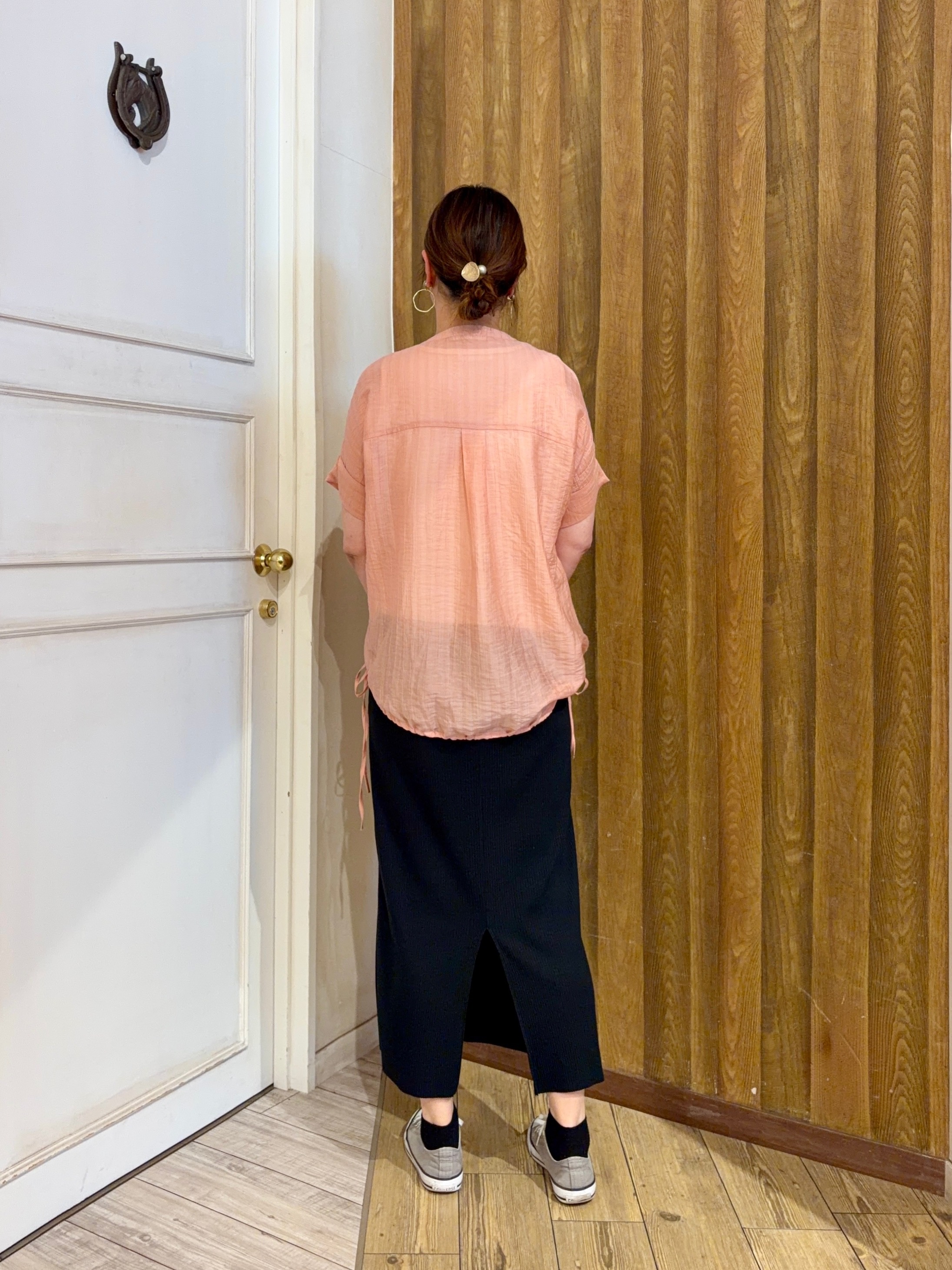 ちえさんの「SHOO･LA･RUE｜【高レビュー/体型カバー】インせず着られる スキッパー裾リボンブラウス」を使ったコーディネート