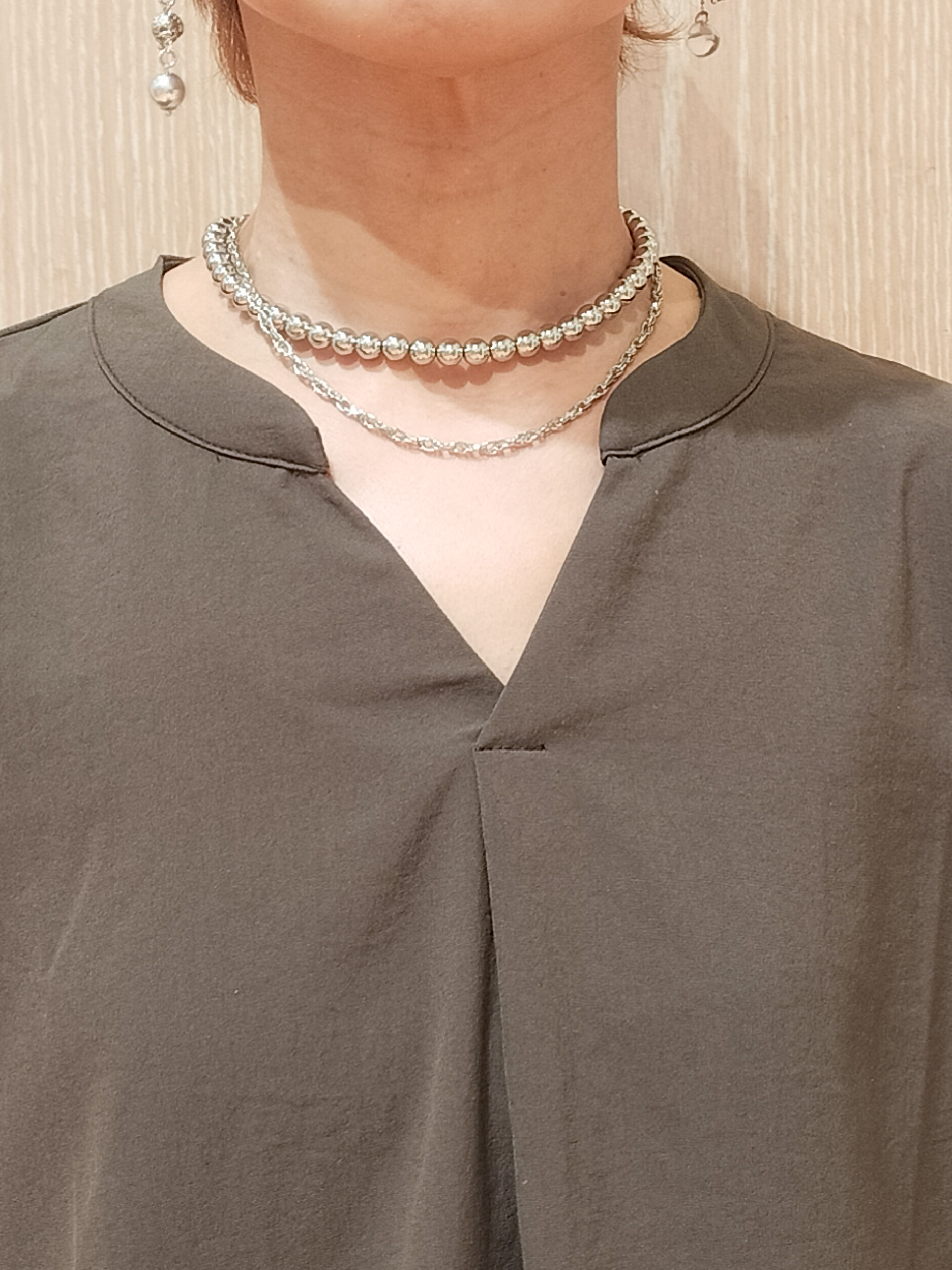 YUKIさんの「SHOO･LA･RUE｜【S-LL/洗濯機可】軽凛(かろりん) 楽に着られて上品 裾レーススキッパーブラウス」を使ったコーディネート