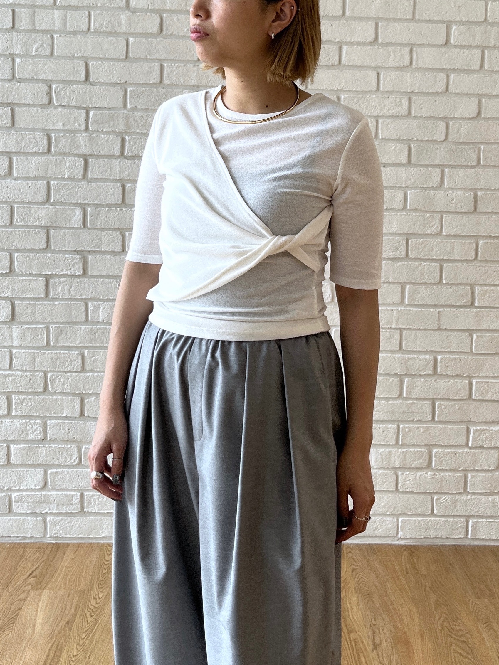 Harukaさんの「INDIVI｜ツイストガーゼカットソー」を使ったコーディネート