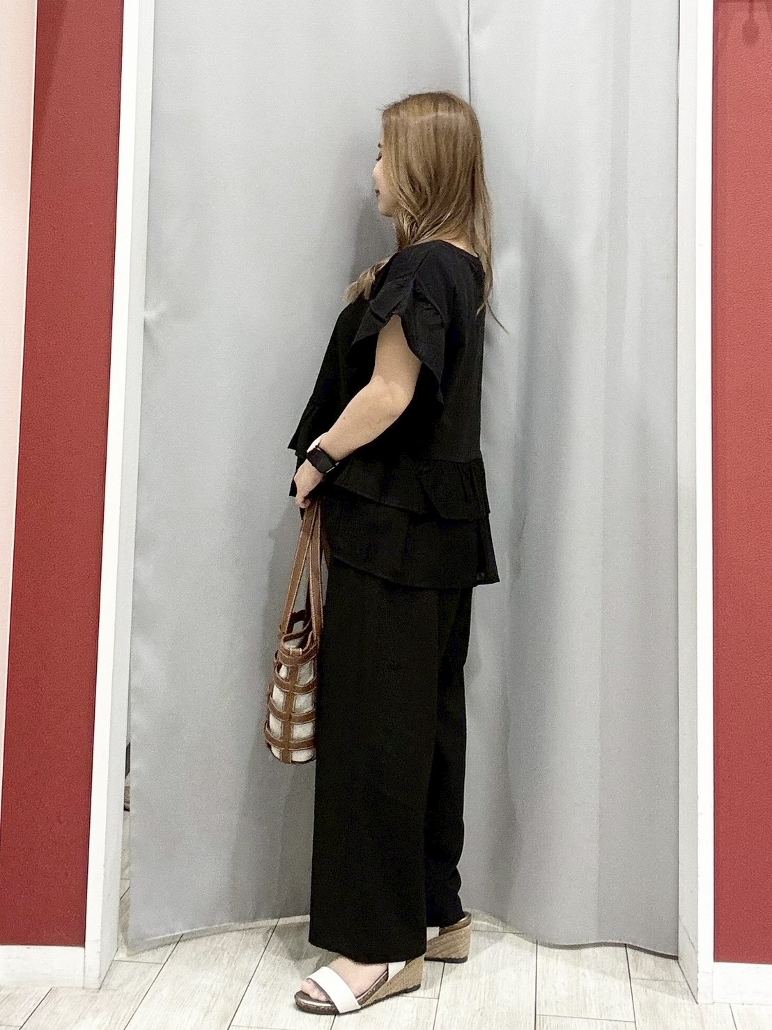 shioさんの「SHOO･LA･RUE｜【S-LL/洗濯機可】着るだけで決まる 主役級フリルトップス」を使ったコーディネート
