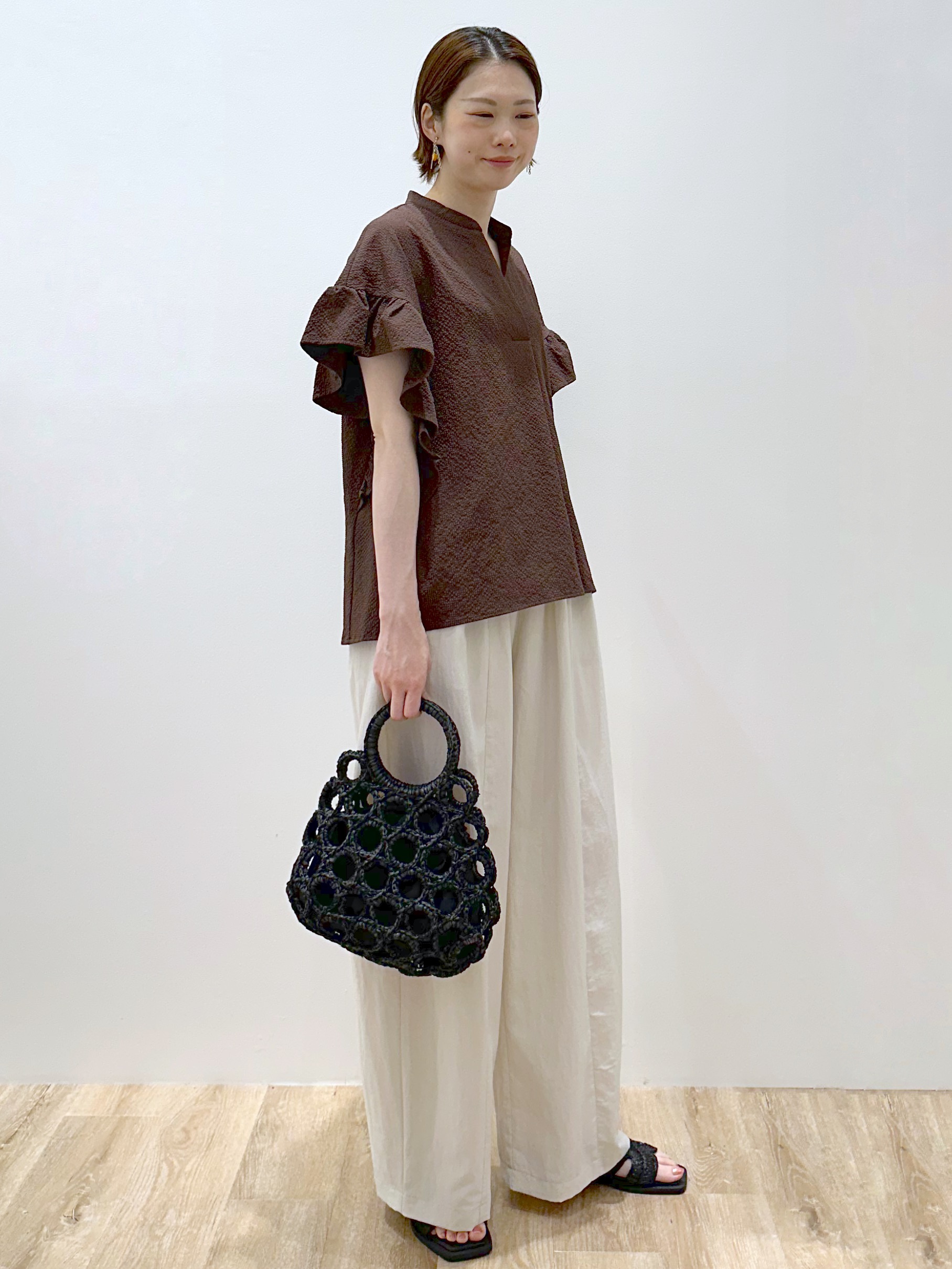 yurieさんの「OPAQUE.CLIP｜【UV】フリルスキッパーブラウス《洗濯機OK》」を使ったコーディネート