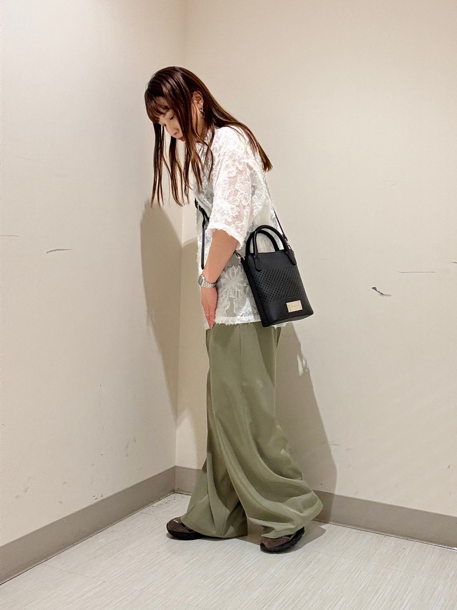 S.A.Oさんの「tk.TAKEO KIKUCHI｜【26SSトレンドの商品】シアーフラワーシャツ/フラワーデザイン/通気性/レース/透け感/トレンド」を使ったコーディネート