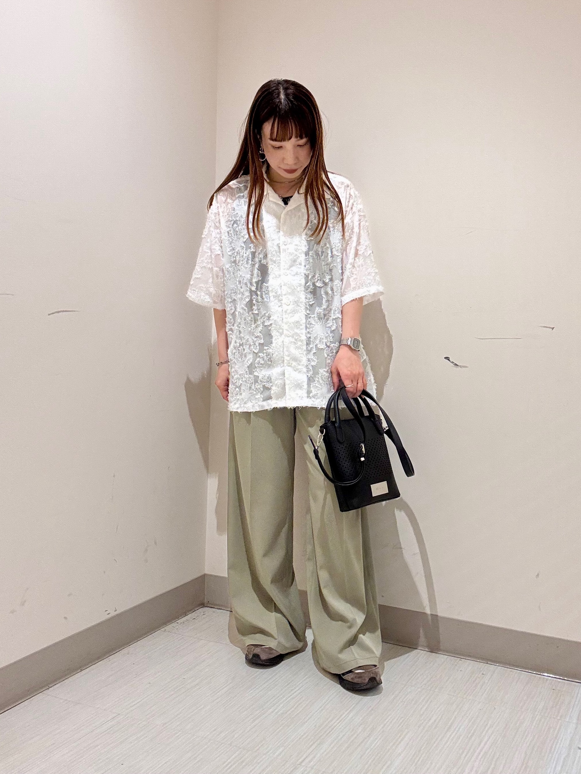 S.A.Oさんの「tk.TAKEO KIKUCHI｜【26SSトレンドの商品】シアーフラワーシャツ/フラワーデザイン/通気性/レース/透け感/トレンド」を使ったコーディネート