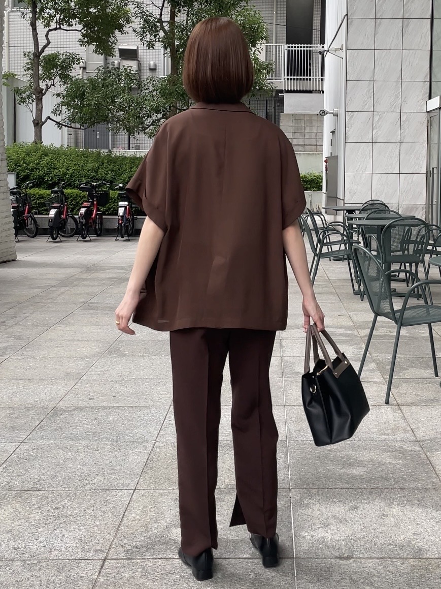 NATSUMIさんの「grove｜【洗濯機OK/SETUP可】シワになりにくいハーフスリーブジャケット」を使ったコーディネート