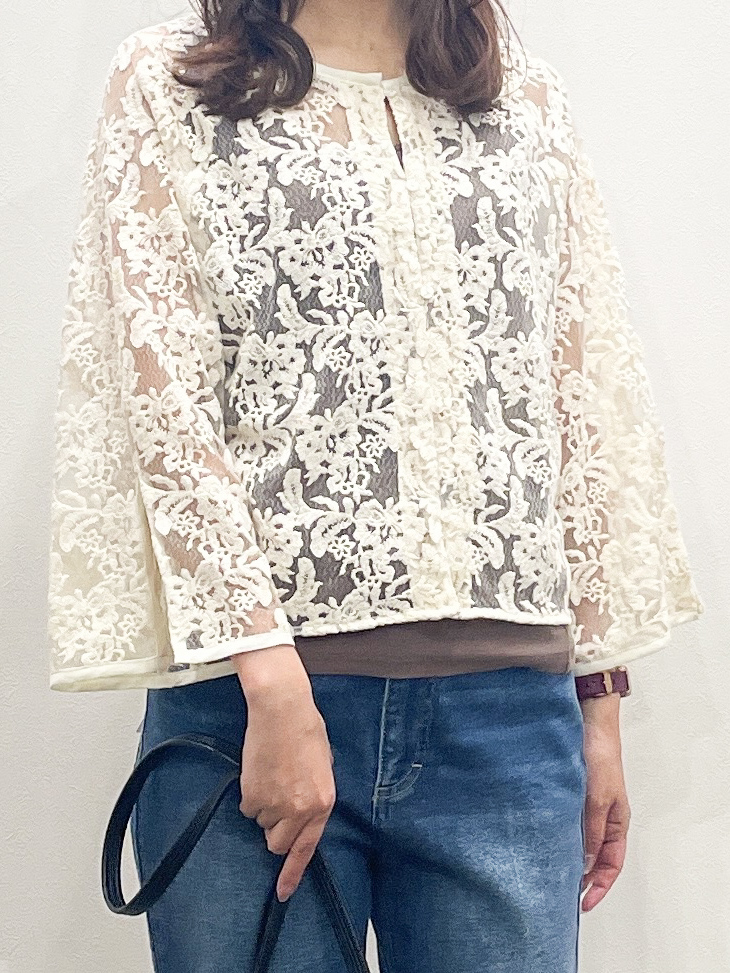 Aikoさんの「OPAQUE.CLIP｜刺繍レースショートブラウス【洗える】」を使ったコーディネート