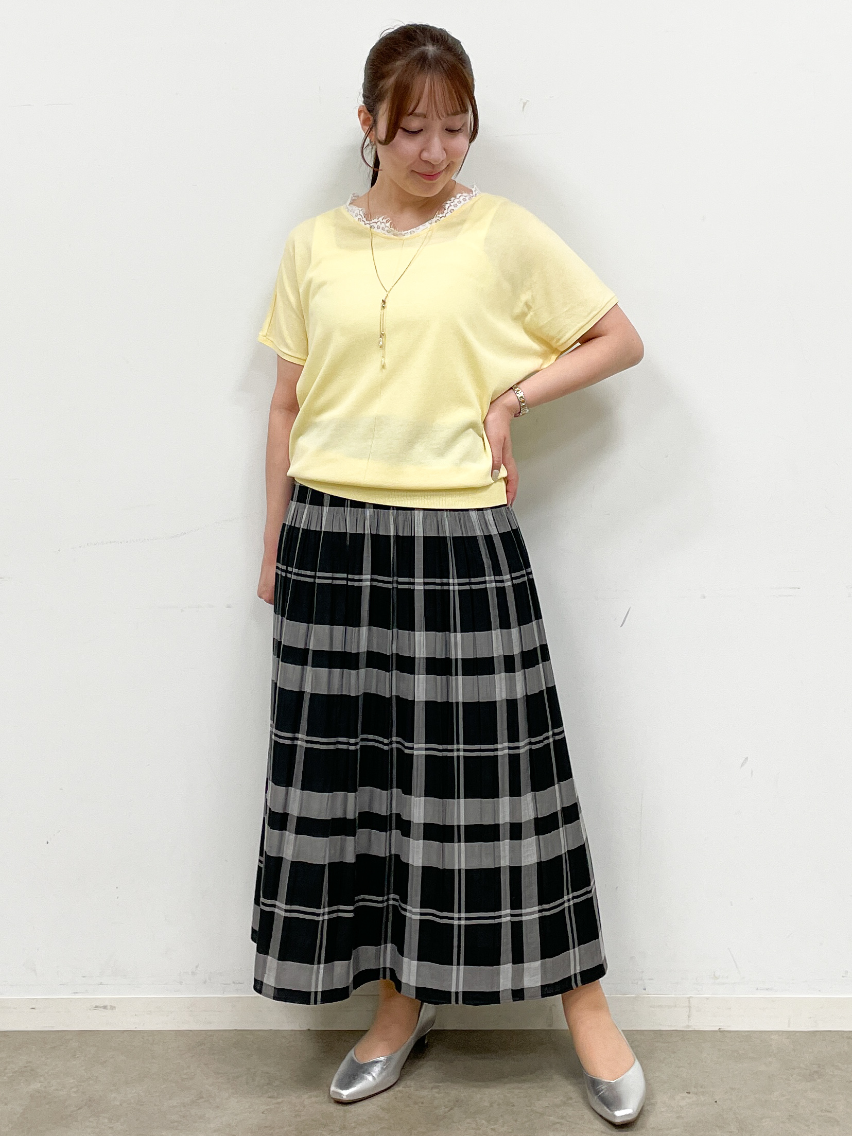 mikikoさんの「Reflect｜【二の腕カバー／手洗い可】ネックレース フレンチスリーブニット」を使ったコーディネート
