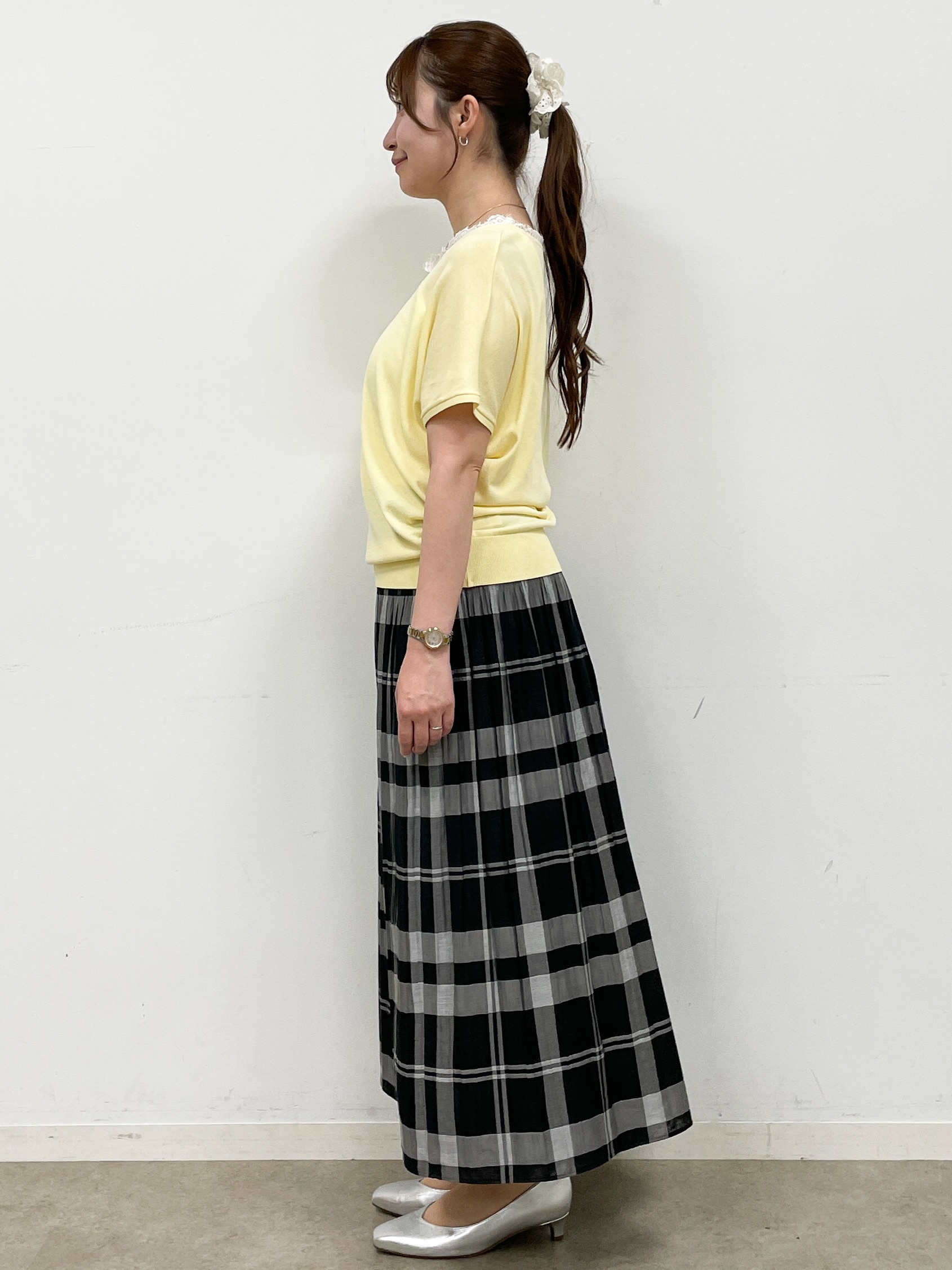 mikikoさんの「Reflect｜【二の腕カバー／手洗い可】ネックレース フレンチスリーブニット」を使ったコーディネート