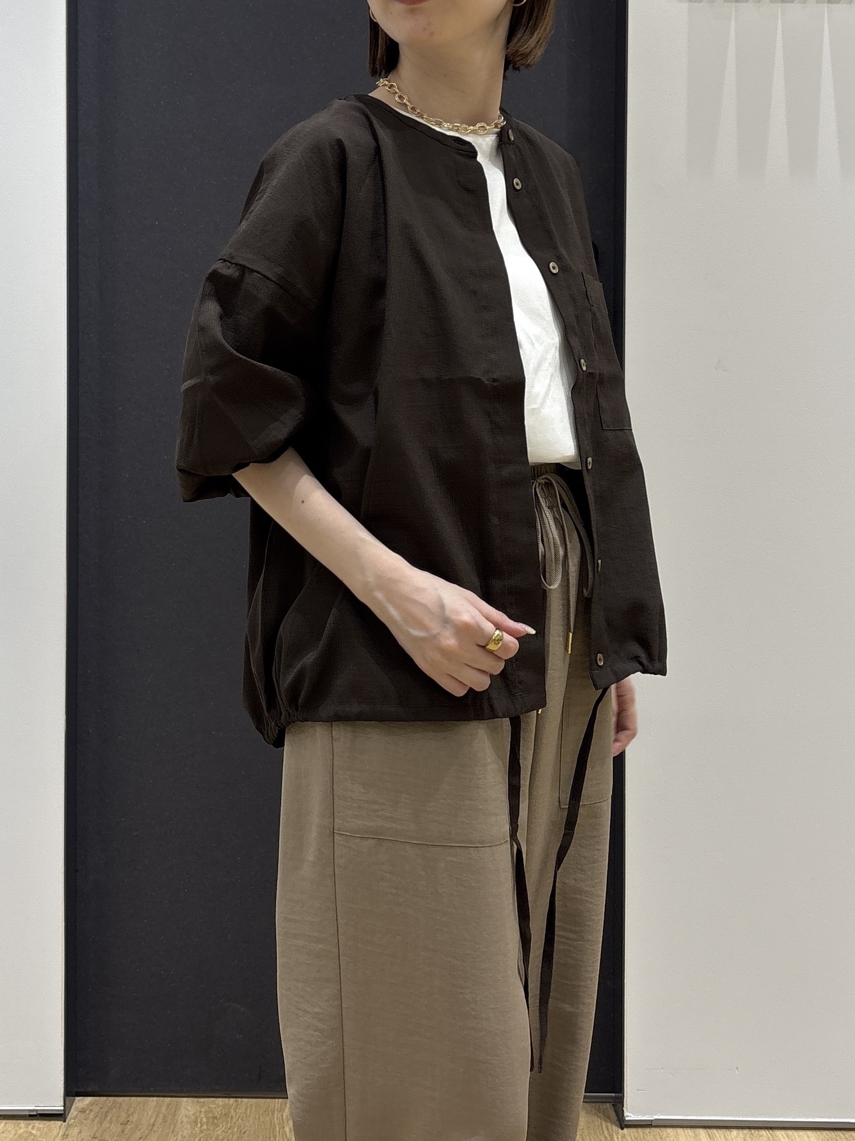 risaさんの「Dessin｜【高通気/セットアップ可】ハーフスリーブドロストシャツブラウス」を使ったコーディネート