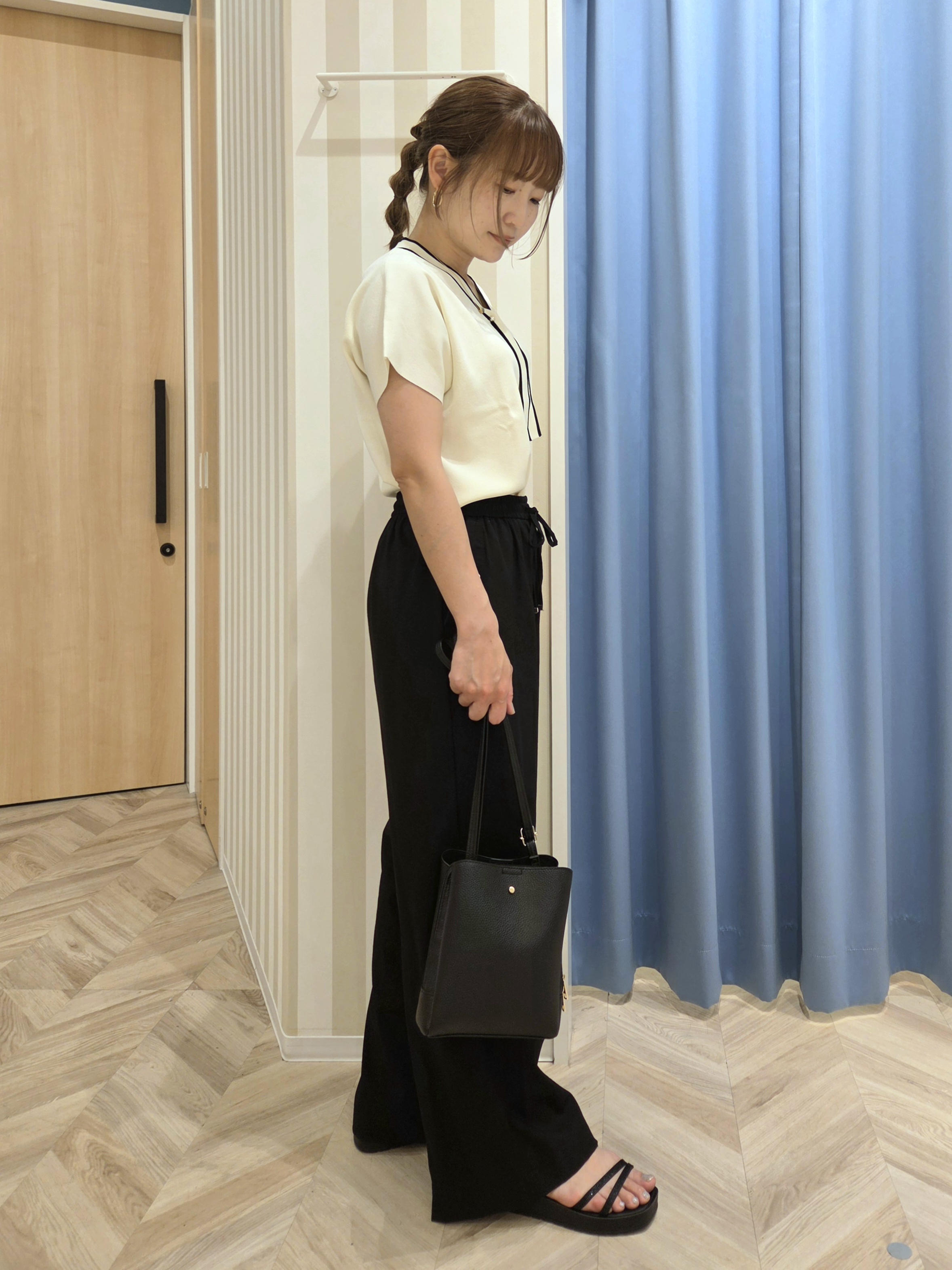 Ikumiさんの「SHOO･LA･RUE｜【高レビュー/毎日洗える/UV】二の腕も隠せる 配色ボウタイニット」を使ったコーディネート