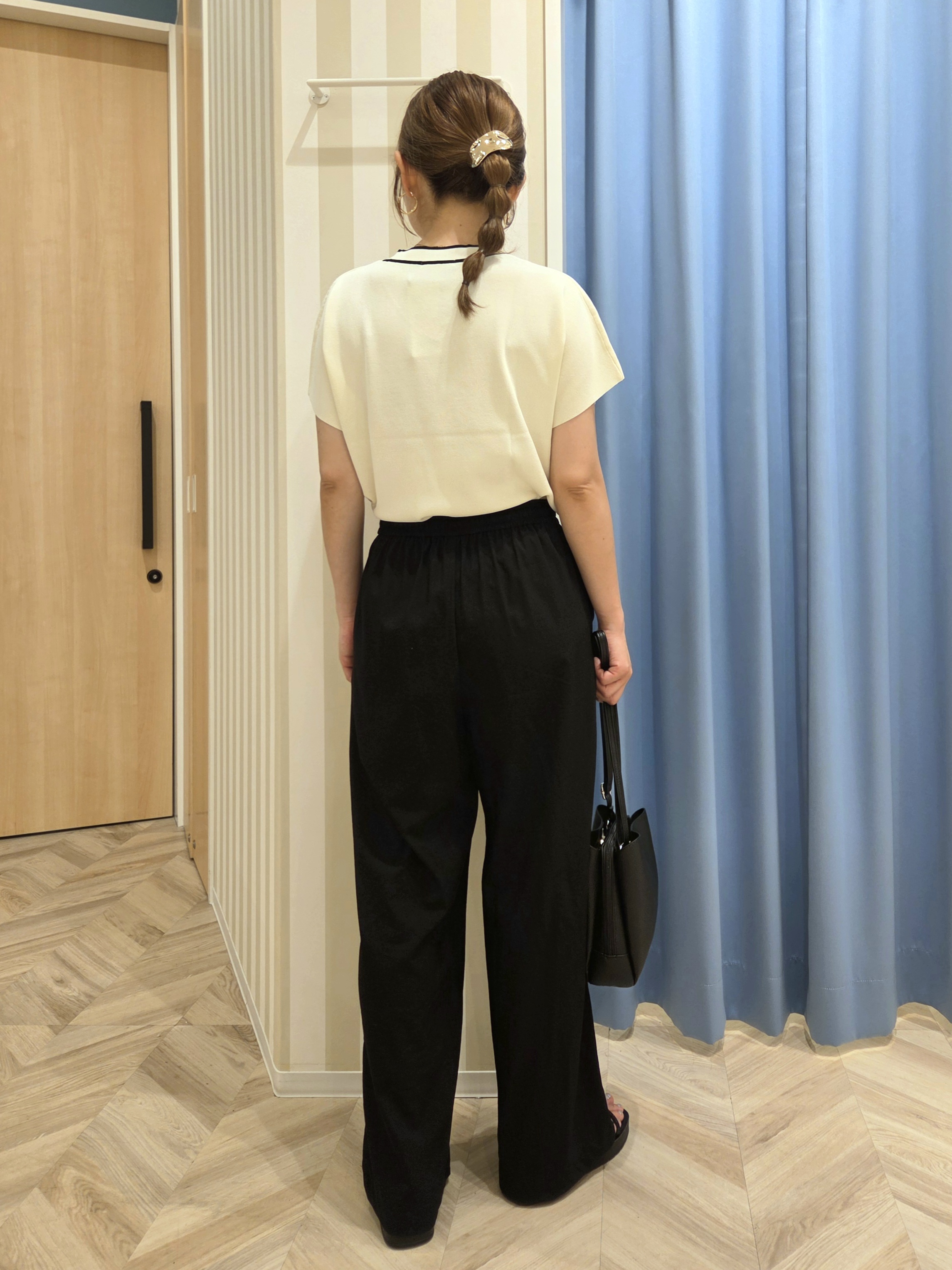 Ikumiさんの「SHOO･LA･RUE｜【高レビュー/毎日洗える/UV】二の腕も隠せる 配色ボウタイニット」を使ったコーディネート