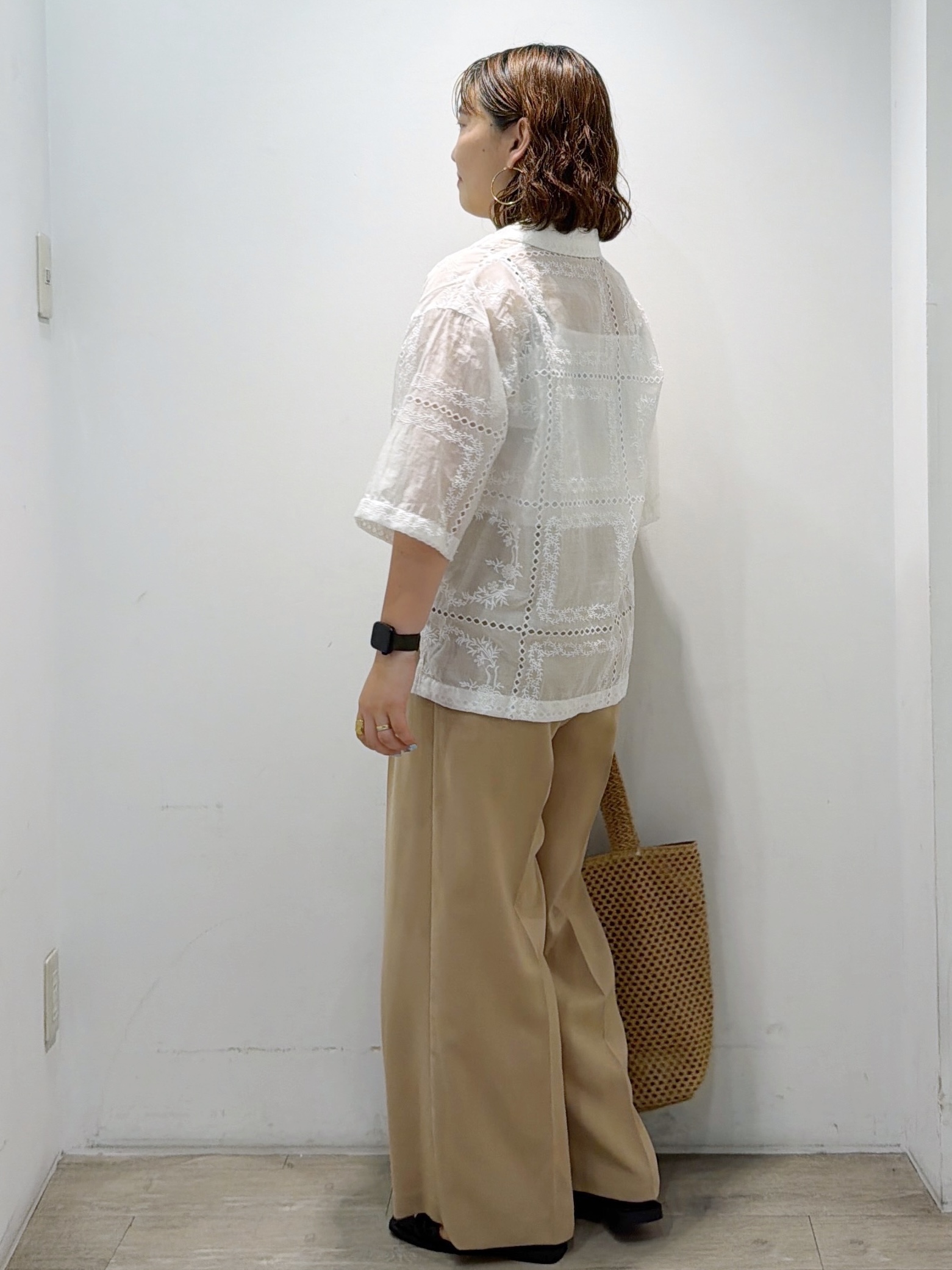 sumicaさんの「OPAQUE.CLIP｜刺繍ハーフスリーブシャツ／セットアップ対応可【洗濯機OK】」を使ったコーディネート