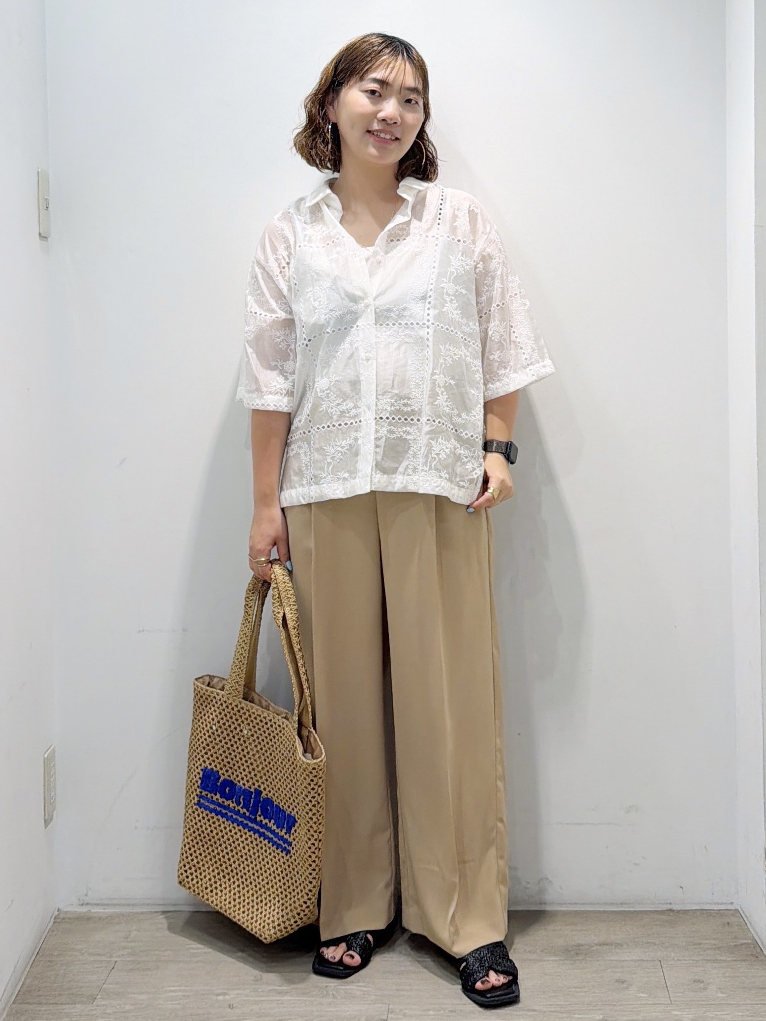 sumicaさんの「OPAQUE.CLIP｜刺繍ハーフスリーブシャツ／セットアップ対応可【洗濯機OK】」を使ったコーディネート