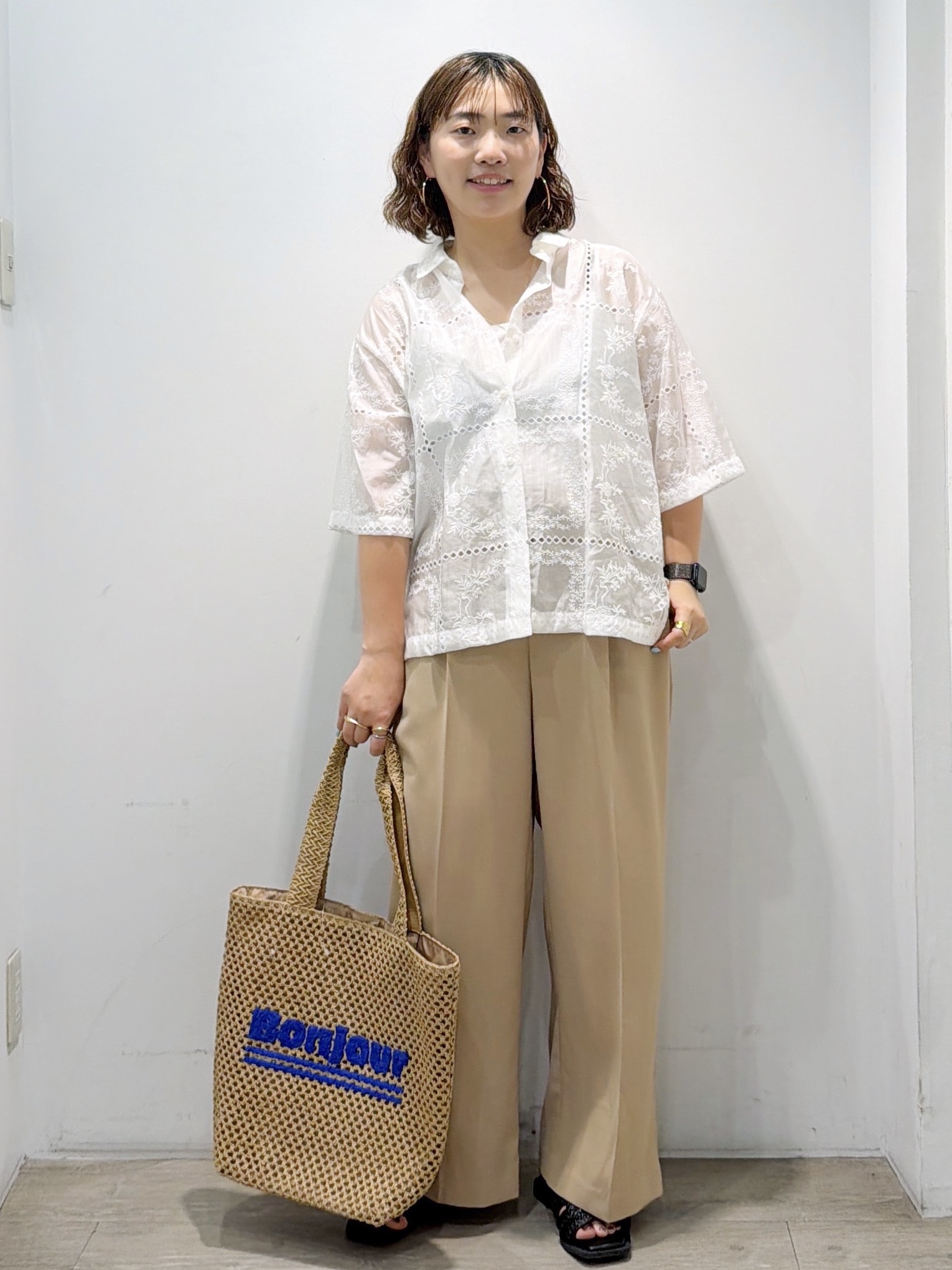 sumicaさんの「OPAQUE.CLIP｜刺繍ハーフスリーブシャツ／セットアップ対応可【洗濯機OK】」を使ったコーディネート
