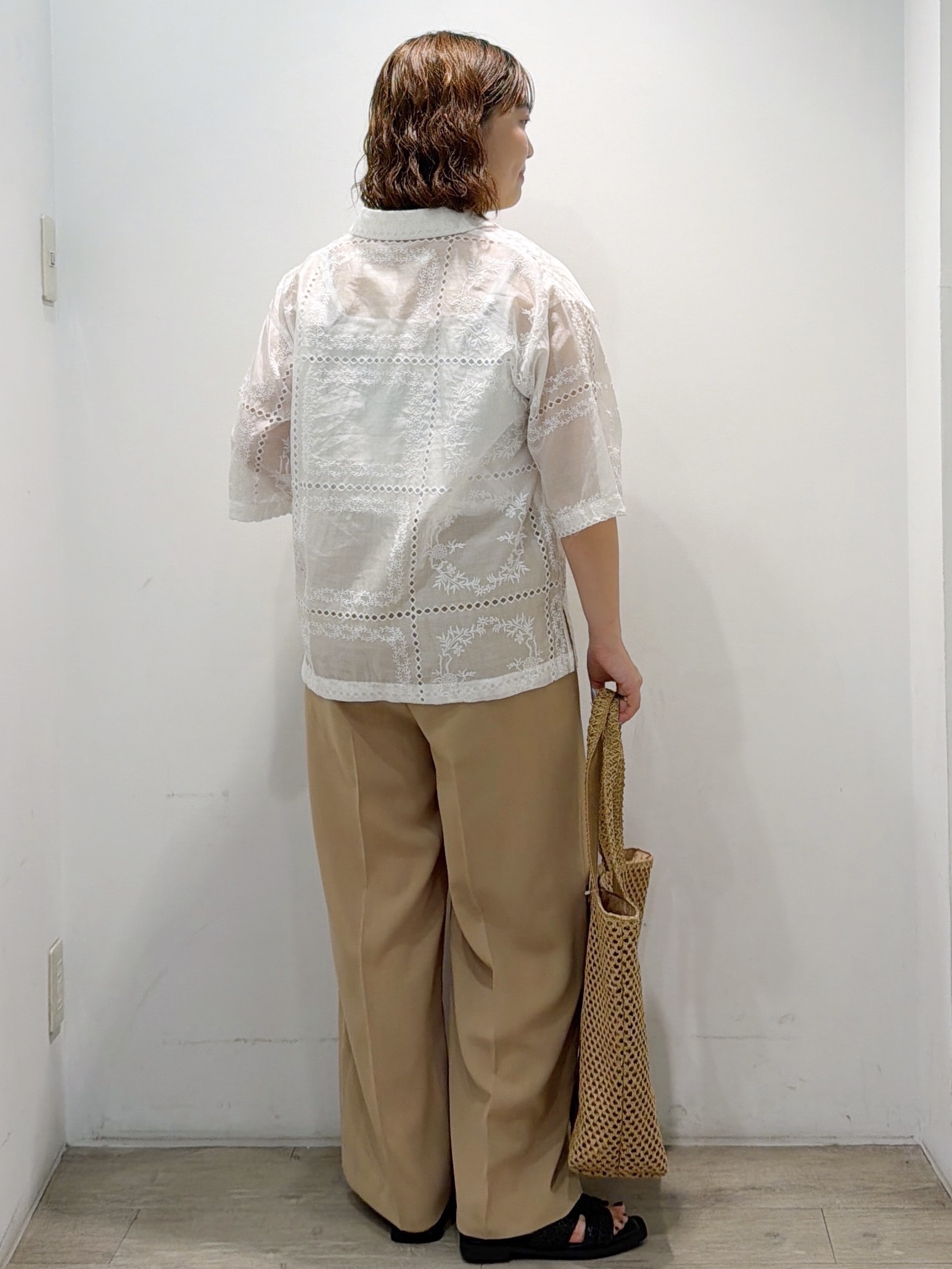 sumicaさんの「OPAQUE.CLIP｜刺繍ハーフスリーブシャツ／セットアップ対応可【洗濯機OK】」を使ったコーディネート