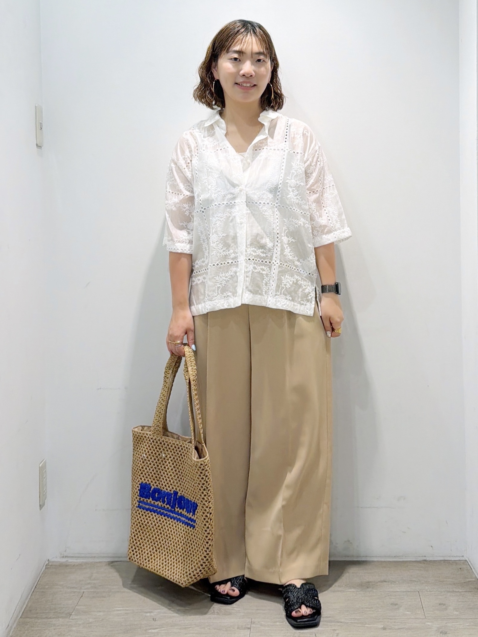 sumicaさんの「OPAQUE.CLIP｜刺繍ハーフスリーブシャツ／セットアップ対応可【洗濯機OK】」を使ったコーディネート