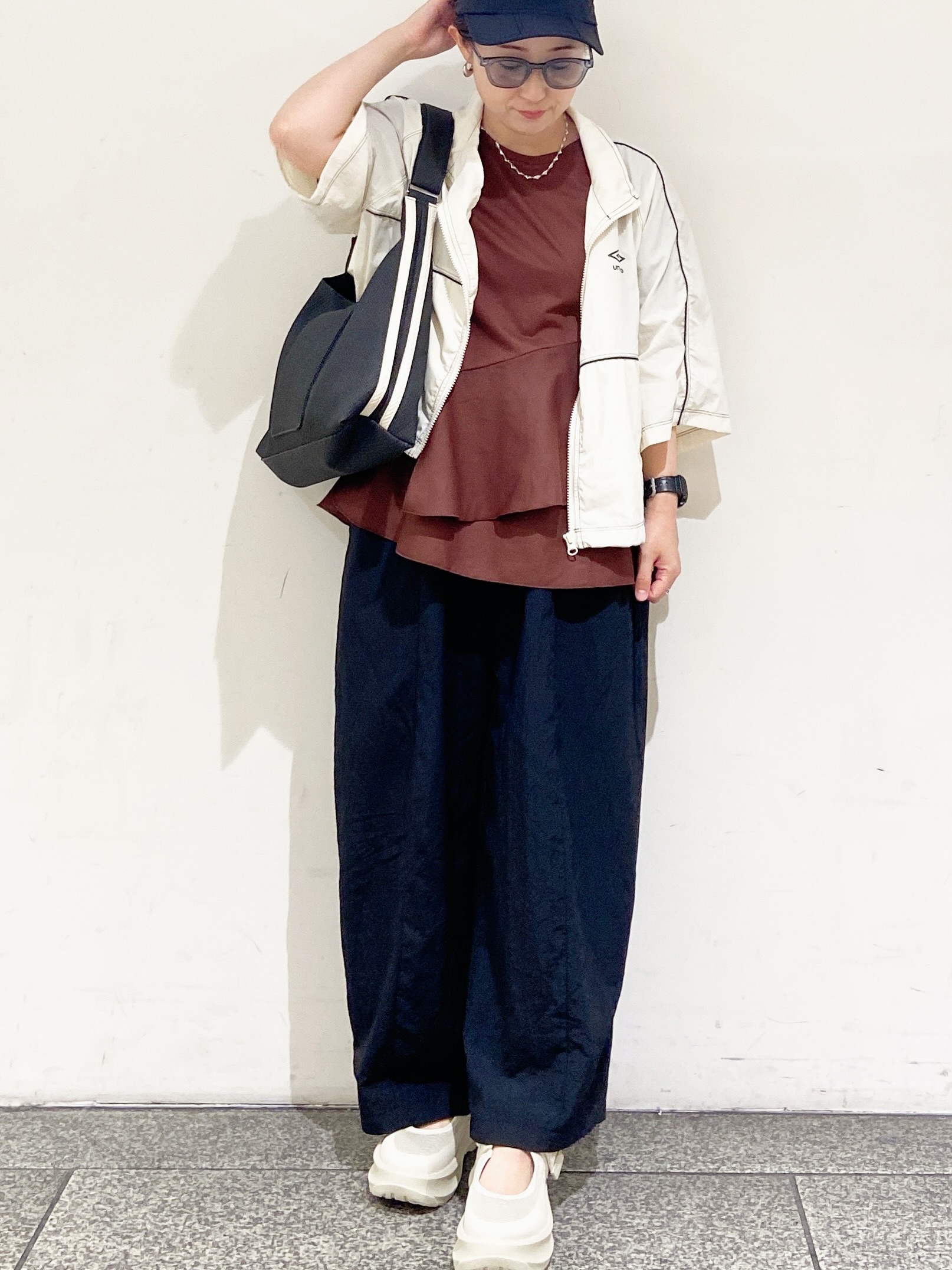 MIHOさんの「OPAQUE.CLIP｜◆【umbro／アンブロ】シアーナイロン5分袖ZIPアップブルゾン」を使ったコーディネート