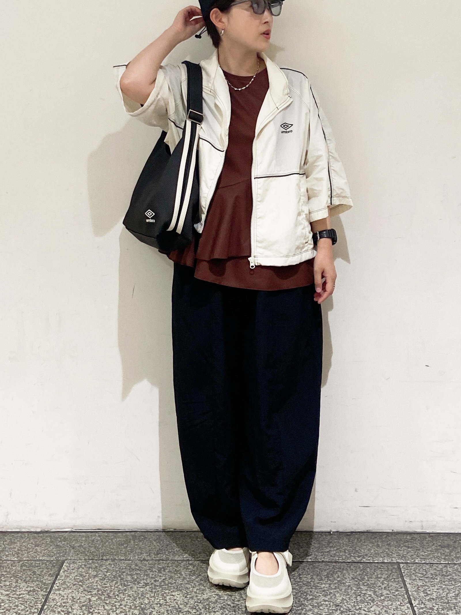 MIHOさんの「OPAQUE.CLIP｜◆【umbro／アンブロ】シアーナイロン5分袖ZIPアップブルゾン」を使ったコーディネート