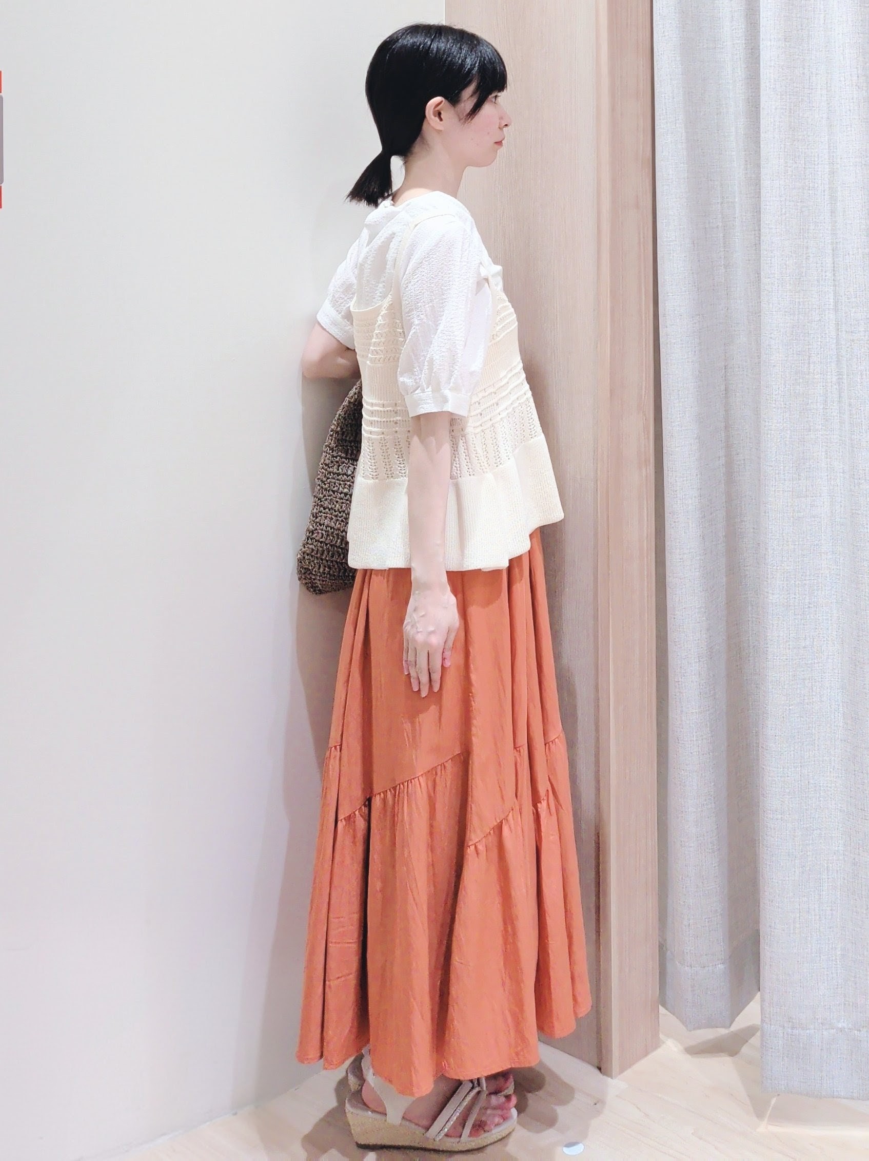Yuiさんの「grove｜【2点SET】着るだけで完成、透かし編みニットビスチェ&times;ブラウス」を使ったコーディネート