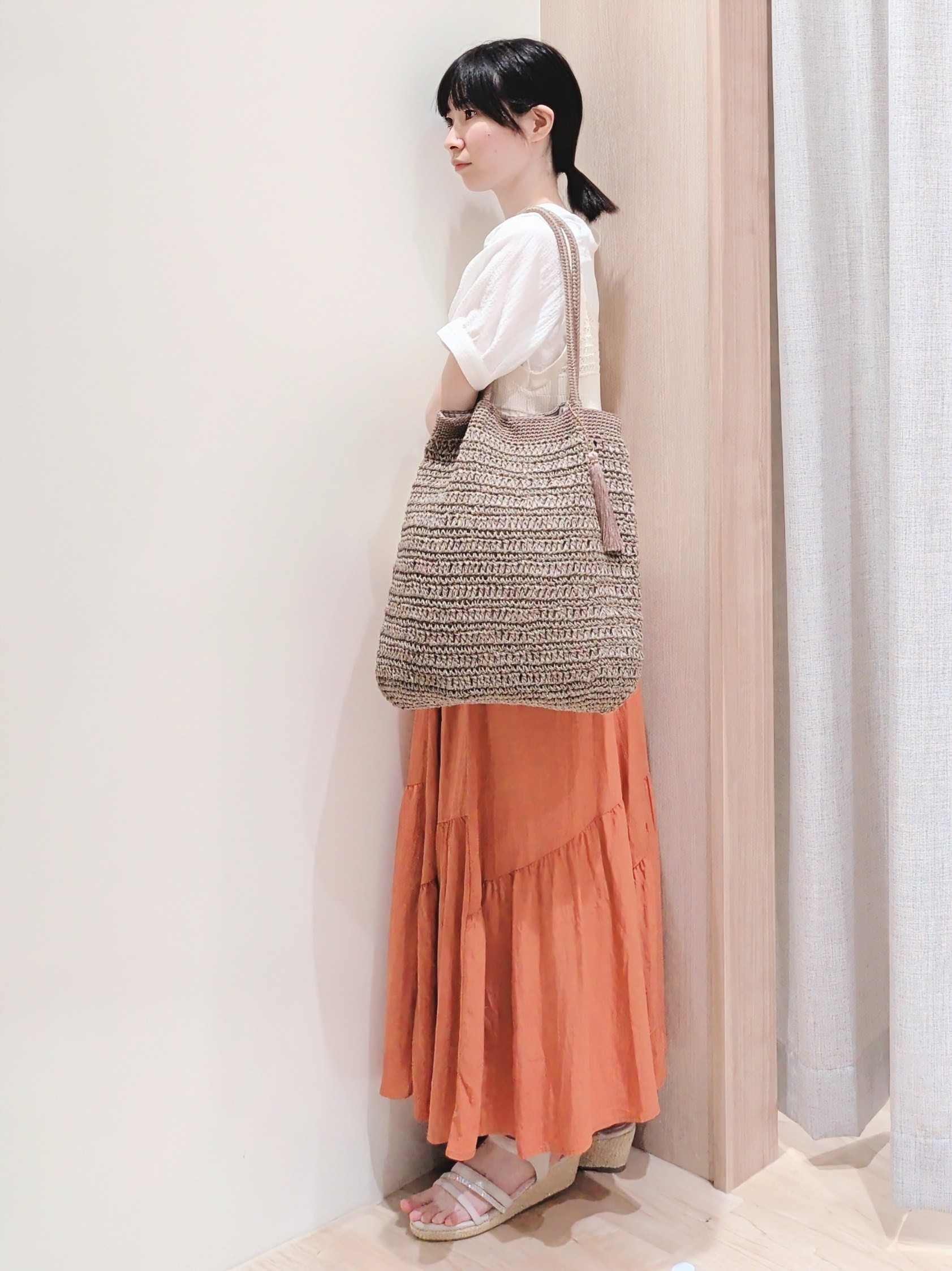 Yuiさんの「grove｜【2点SET】着るだけで完成、透かし編みニットビスチェ&times;ブラウス」を使ったコーディネート