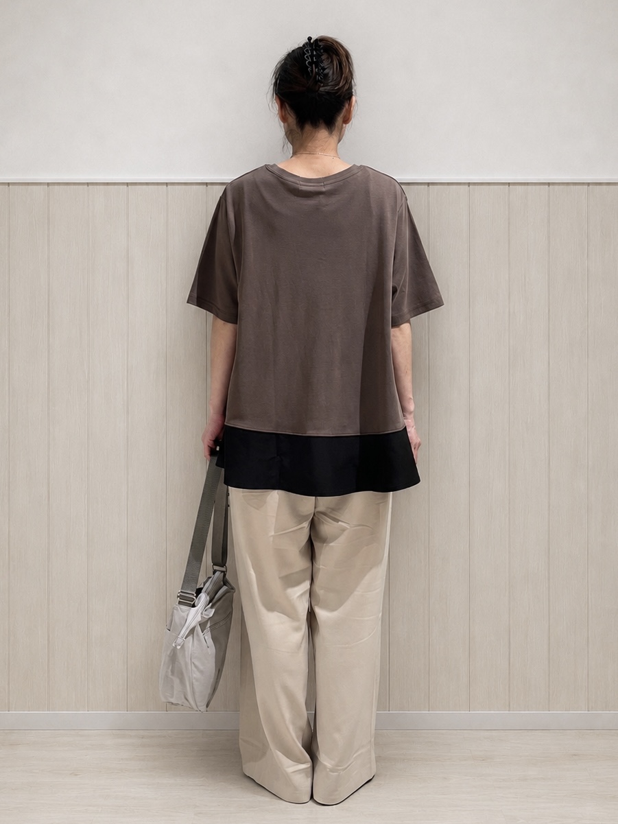 まつみさんの「SHOO･LA･RUE｜【UV/抗菌防臭/洗濯機可】体型カバーも叶う 裾切り替えAライントップス」を使ったコーディネート