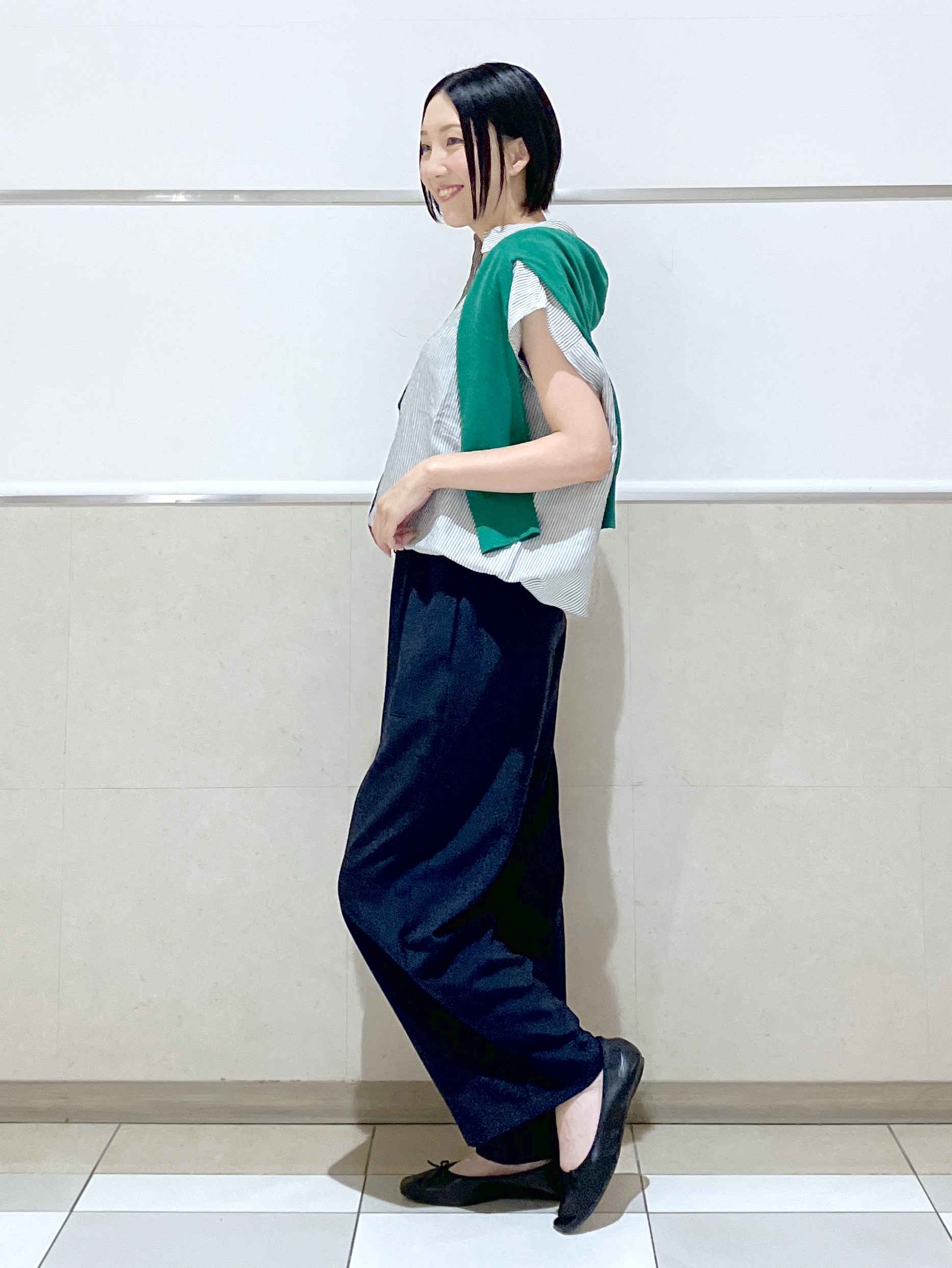 eriko さんの「Dessin｜リネンブレンド フレンチスリーブドロストシャツ」を使ったコーディネート