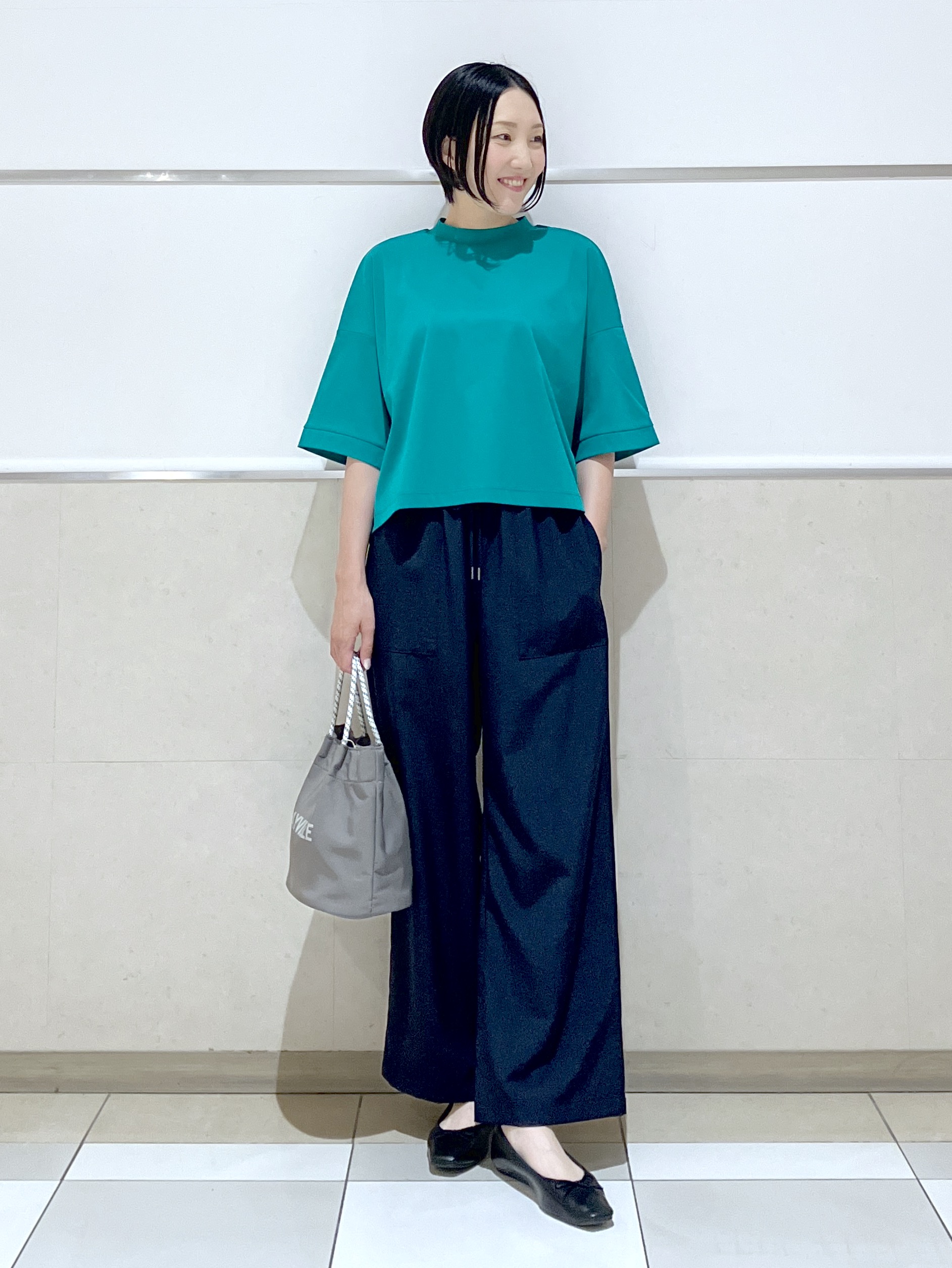 eriko さんの「Dessin｜【体型カバー】美光沢カットソーボクシーシルエット」を使ったコーディネート