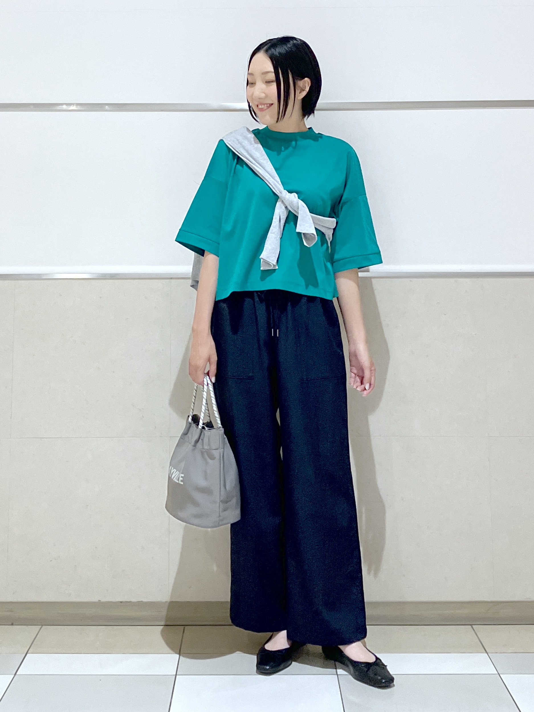 eriko さんの「Dessin｜【体型カバー】美光沢カットソーボクシーシルエット」を使ったコーディネート