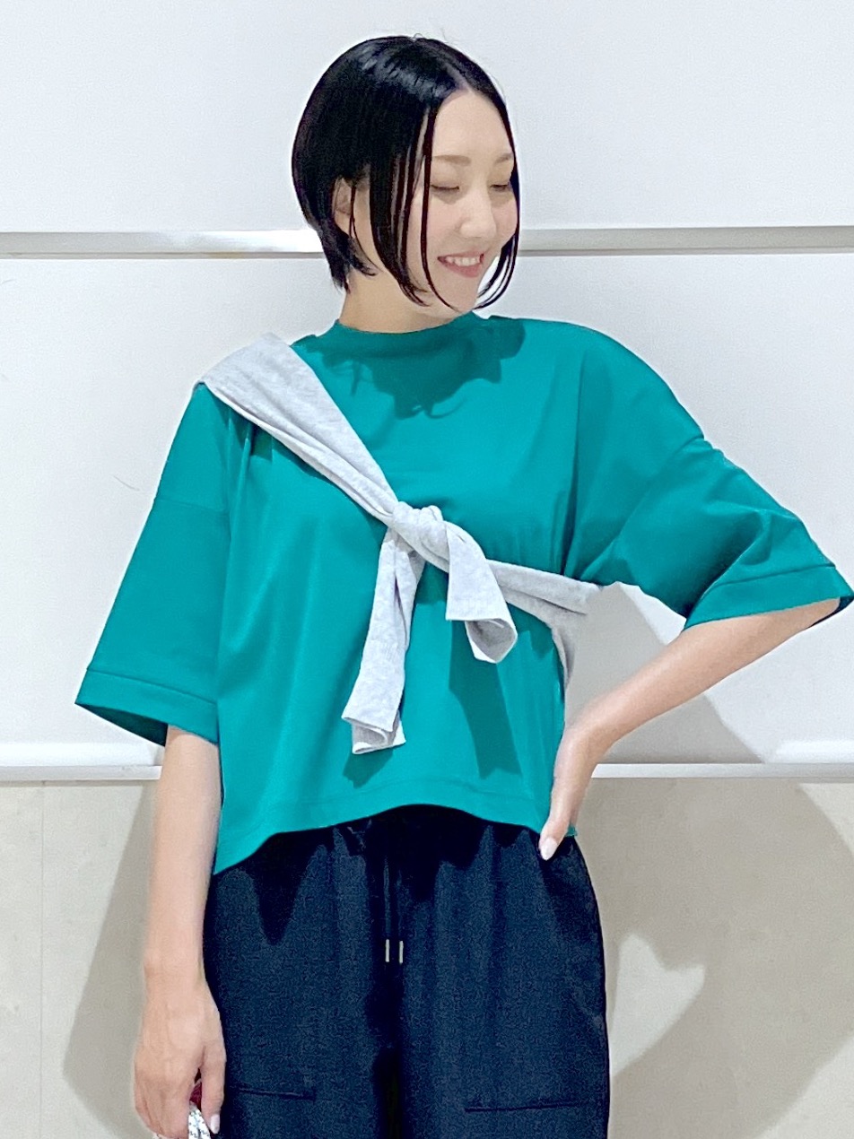 eriko さんの「Dessin｜【体型カバー】美光沢カットソーボクシーシルエット」を使ったコーディネート